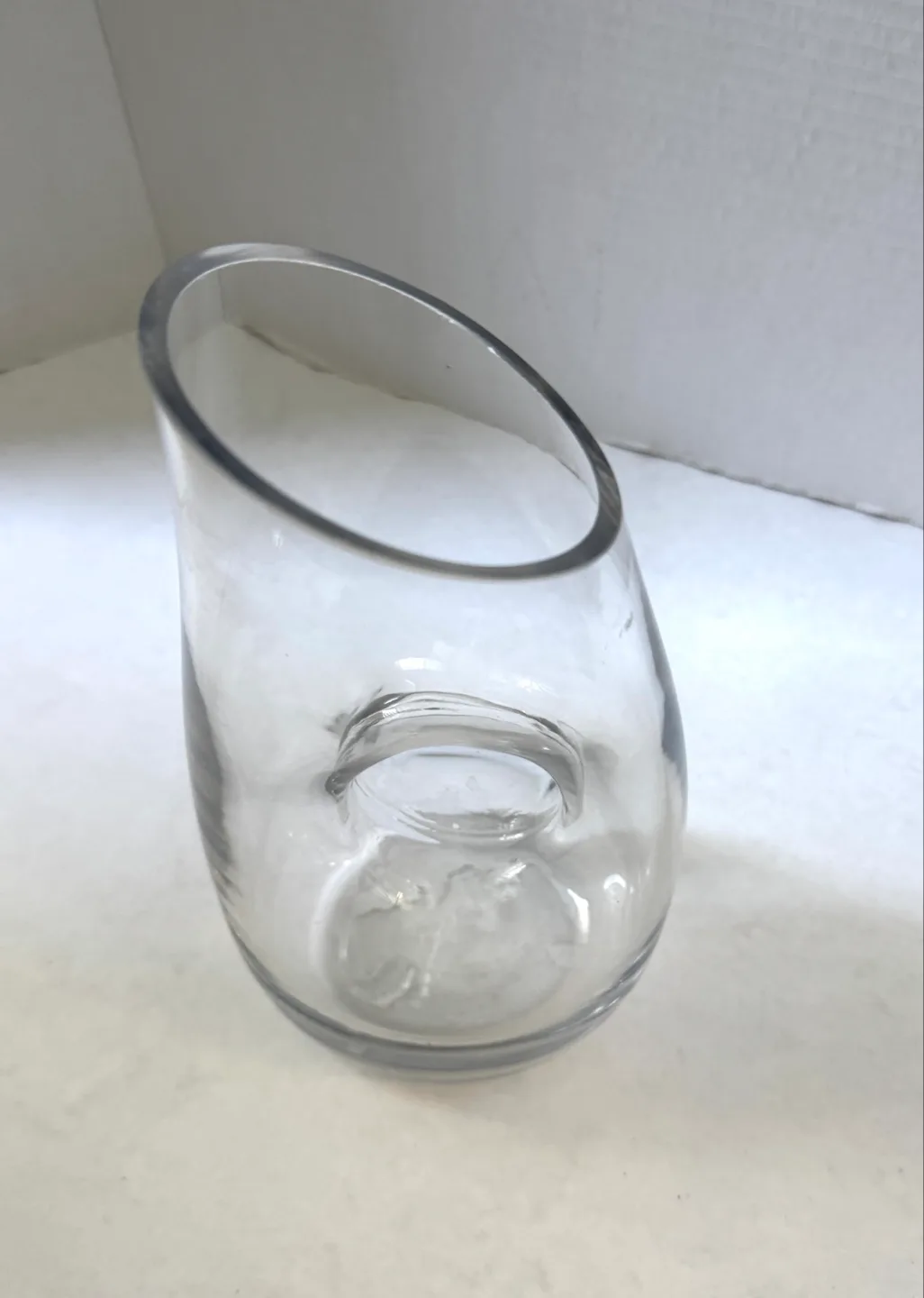 Unique Glass Pitcher with Cut-Out Handle image indicator(4)