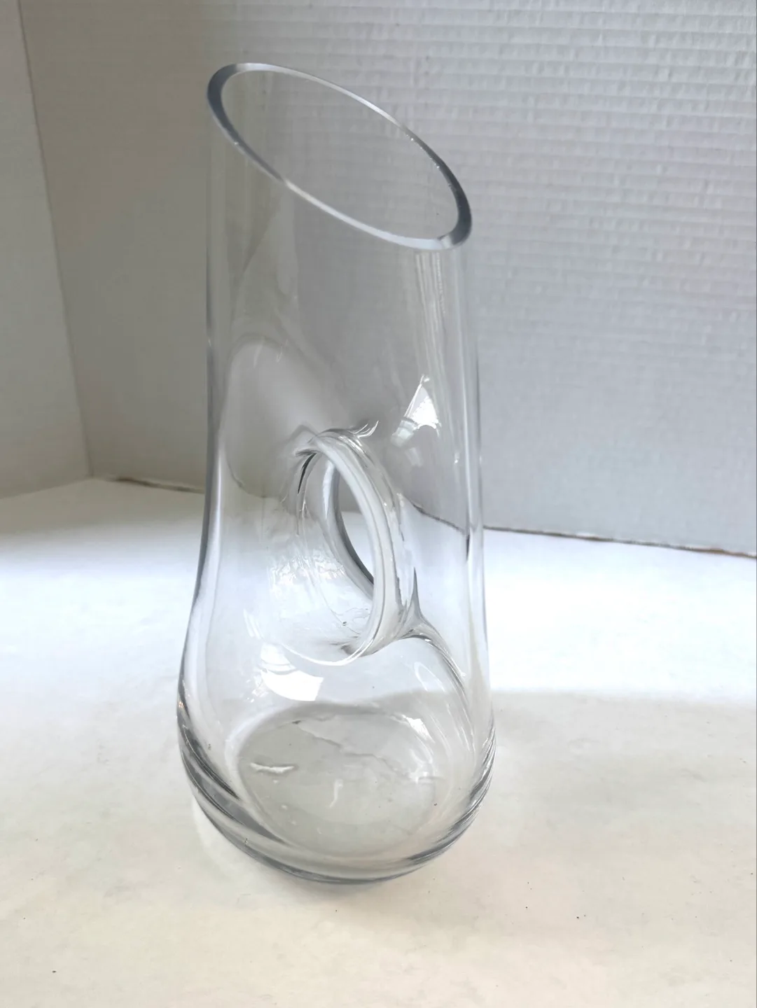 Unique Glass Pitcher with Cut-Out Handle image indicator(3)