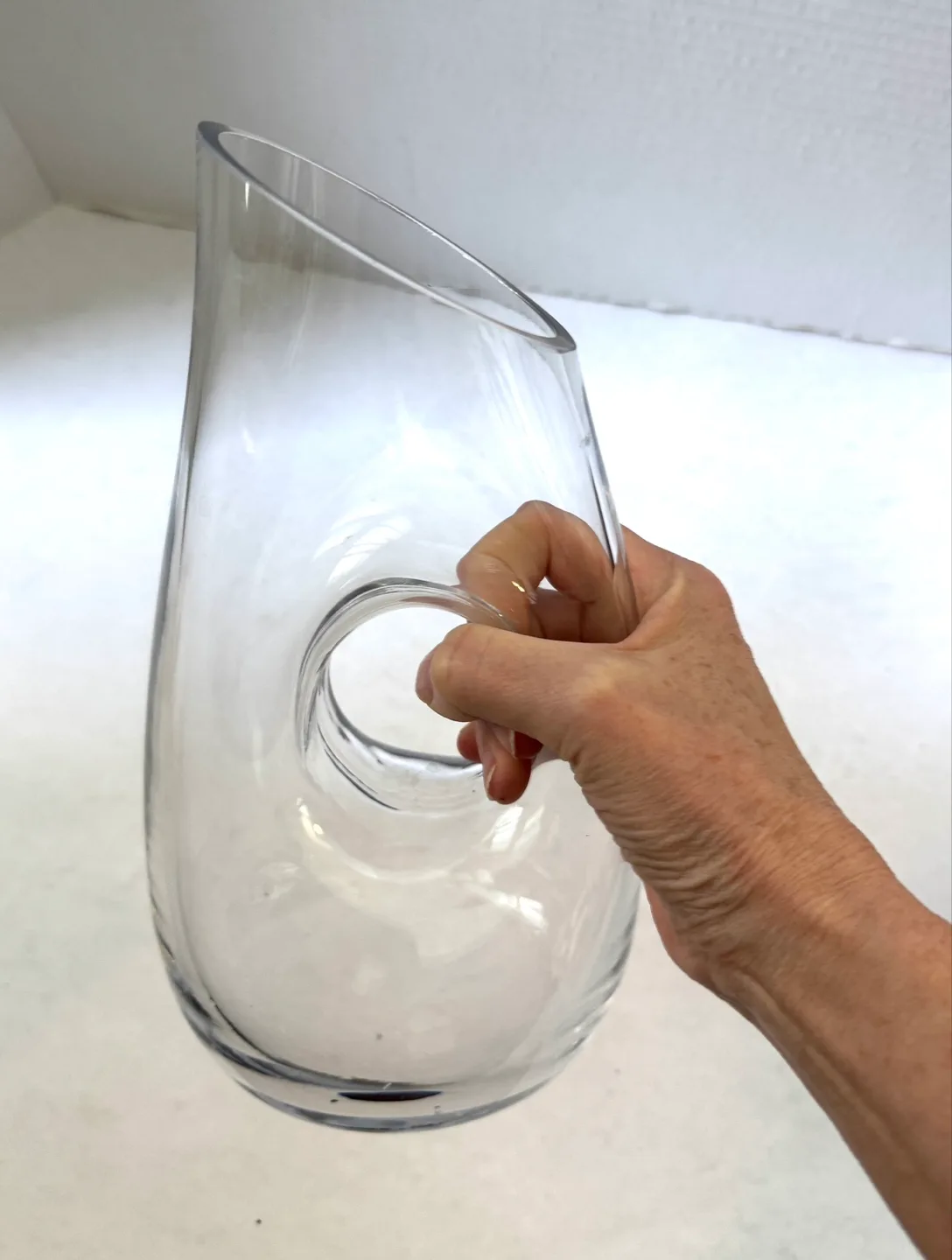 Unique Glass Pitcher with Cut-Out Handle image indicator(5)