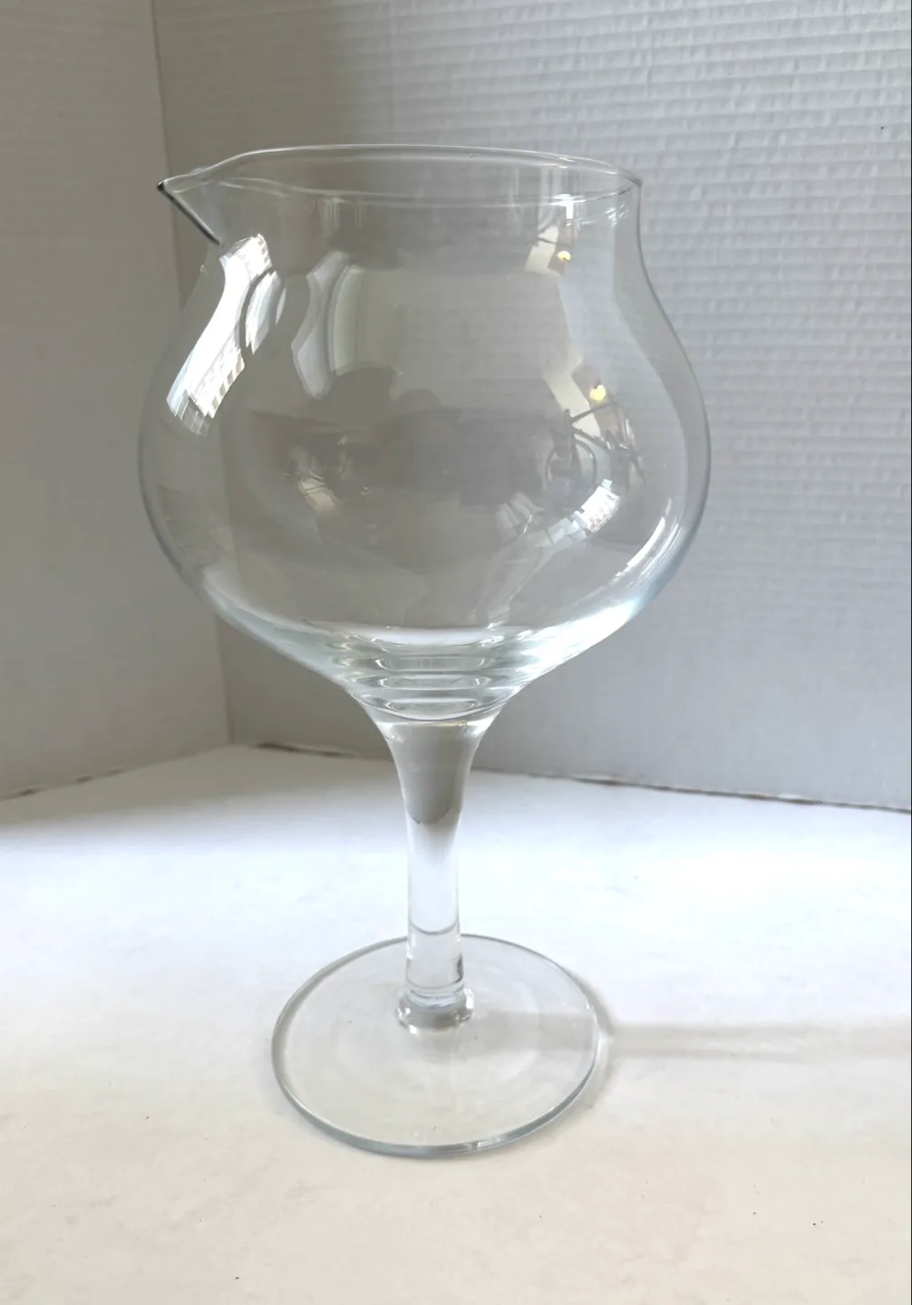 Large Clear Glass Wine Decanter, great for summer bbq! image indicator(4)