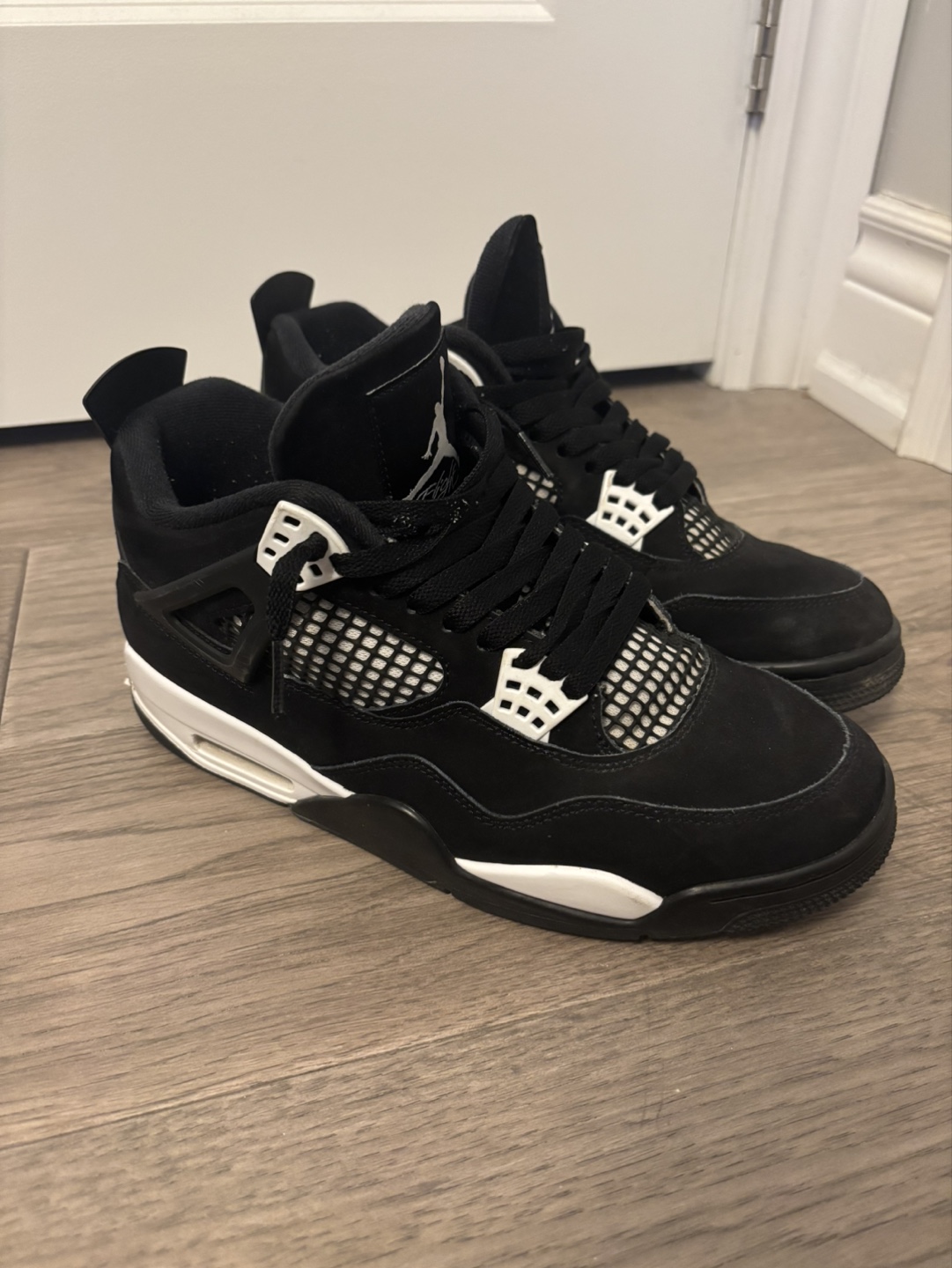 Air Jordan 4 Retro white thunders