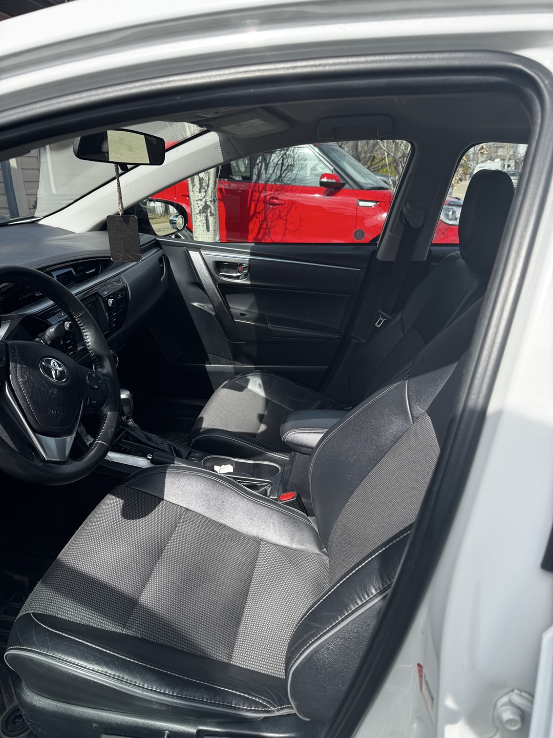 2015Toyota Corolla S - White - photo 4