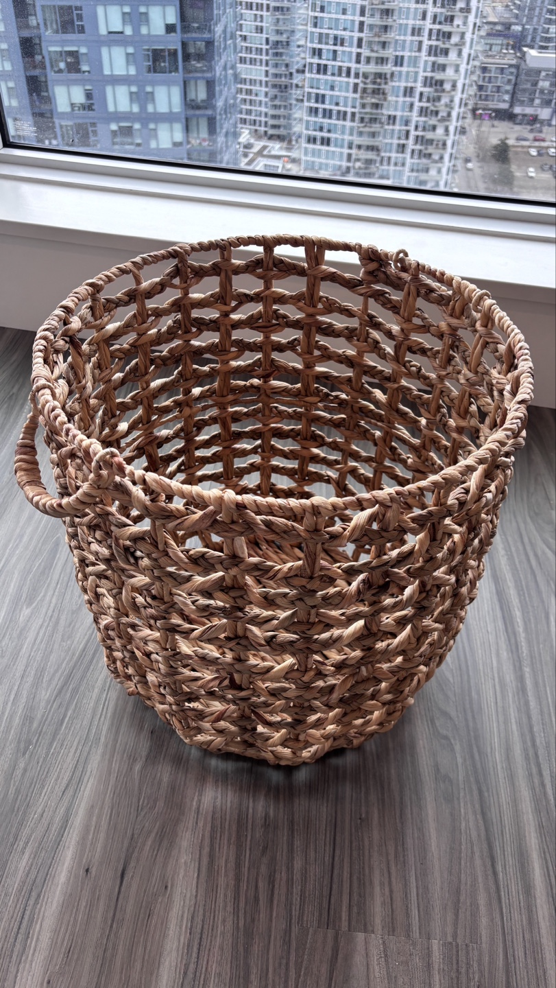Rattan Basket - Move-out Sale ⚡ - photo 5