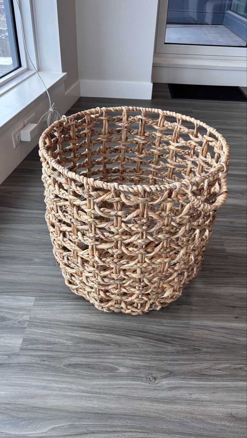 Rattan Basket - Move-out Sale ⚡ - photo 4