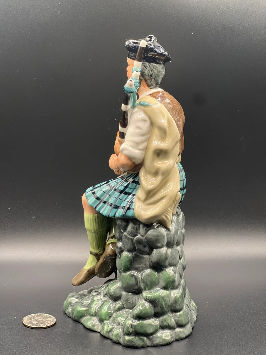 Royal Doulton The Piper Figurine HN 2907 image indicator(2)