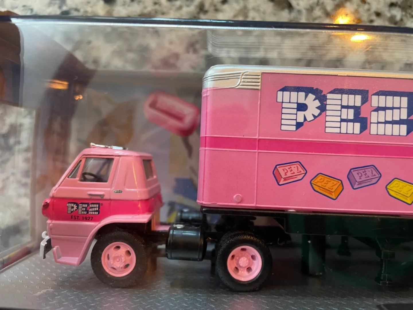 M2 Machines Auto Haulers PEZ 60 DODGE L100 /60 VW Bus image indicator(3)