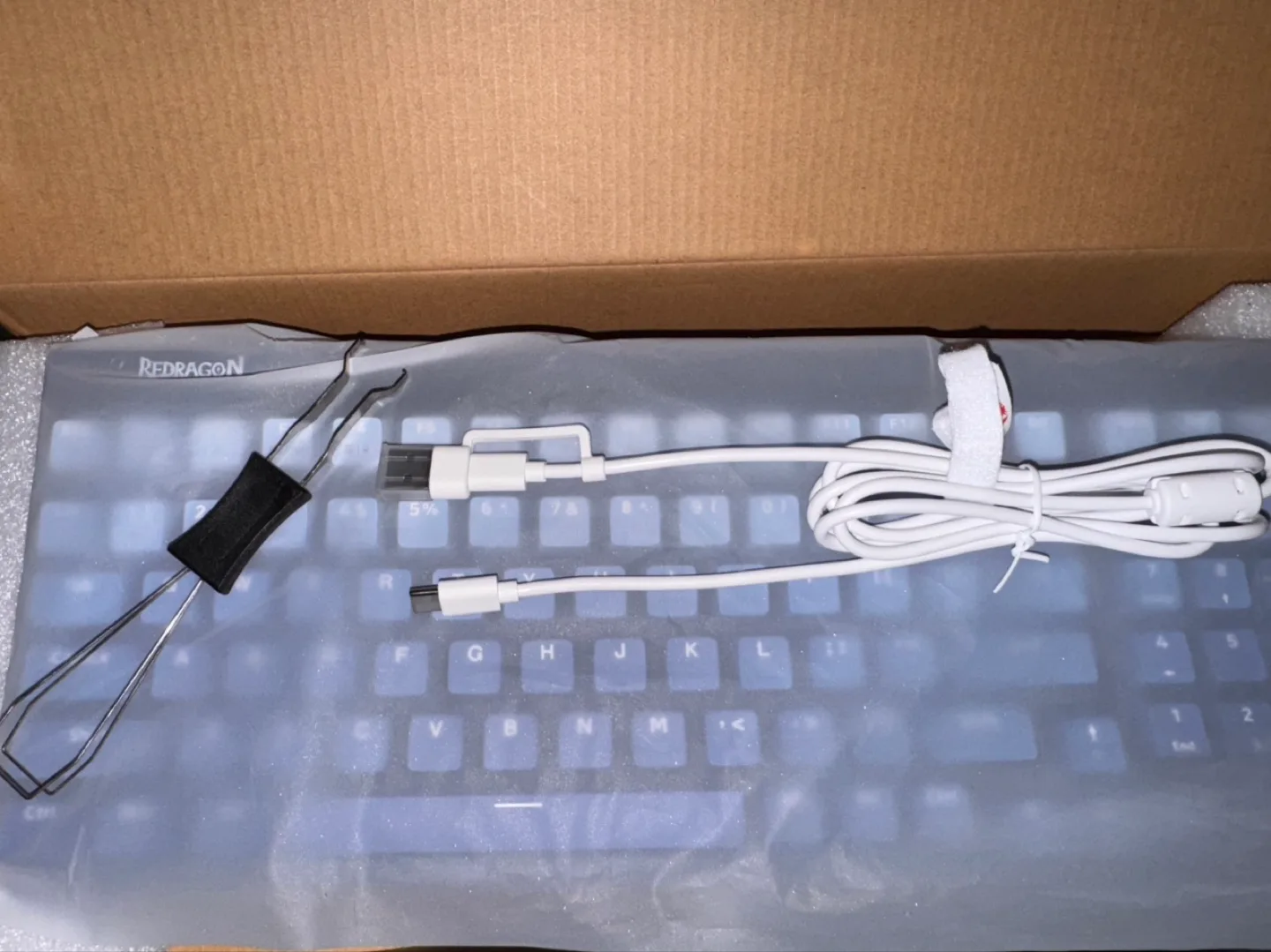 Redragon K552-RGB 60% Mechanical Keyboard - Blue Switches image indicator(2)