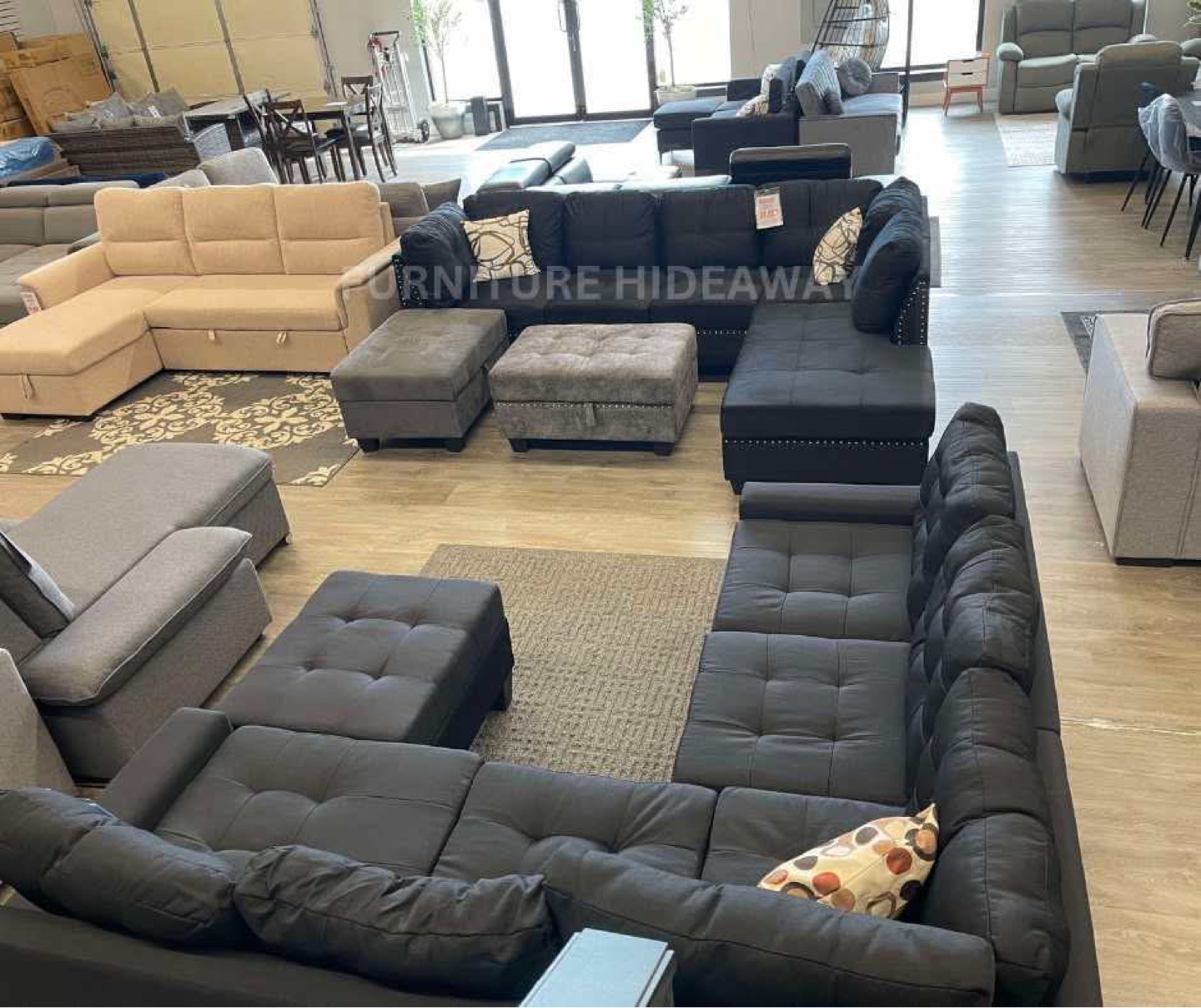 WEEKEND BIG SALE ON COUCHES 💥 WITH UNBEATABLE DISCOUNTS 😍