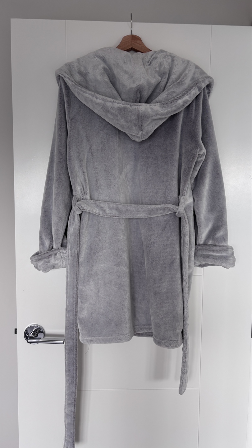 2x Plush Robes (M & F) - Move-out Sale ⚡ - photo 5