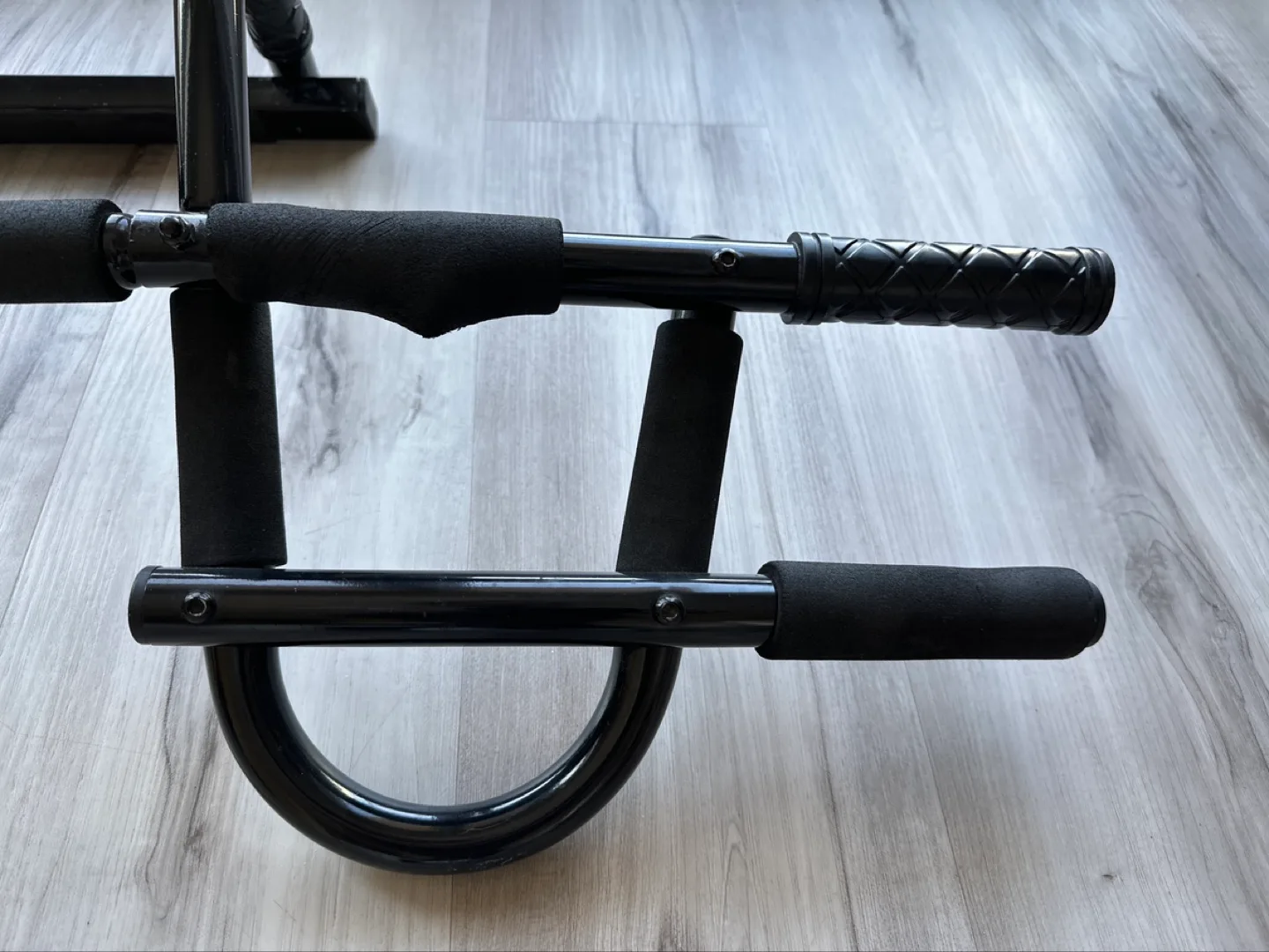 Pull-up Bar for Doorway Workout image indicator(3)