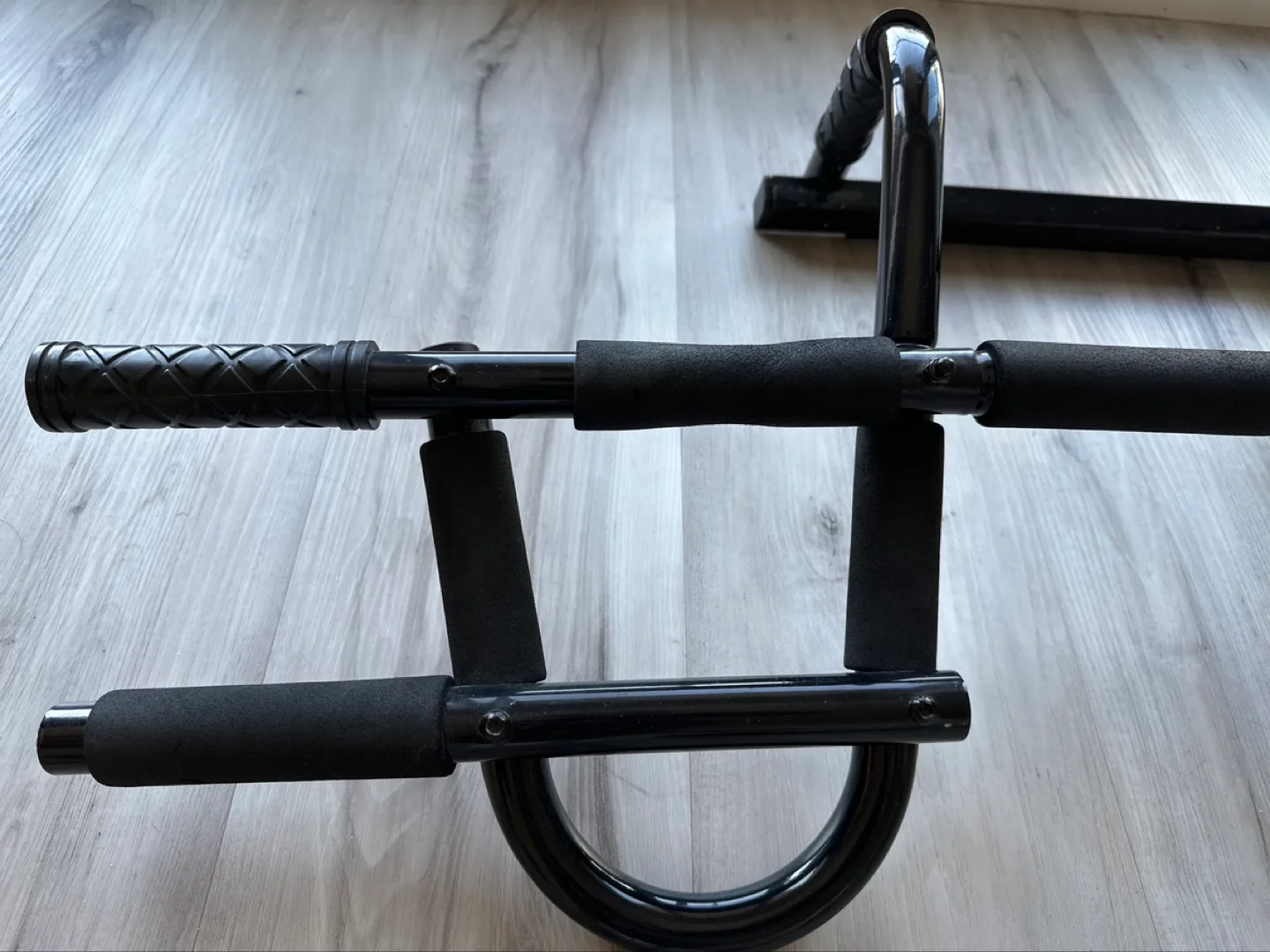 Pull-up Bar for Doorway Workout image indicator(2)