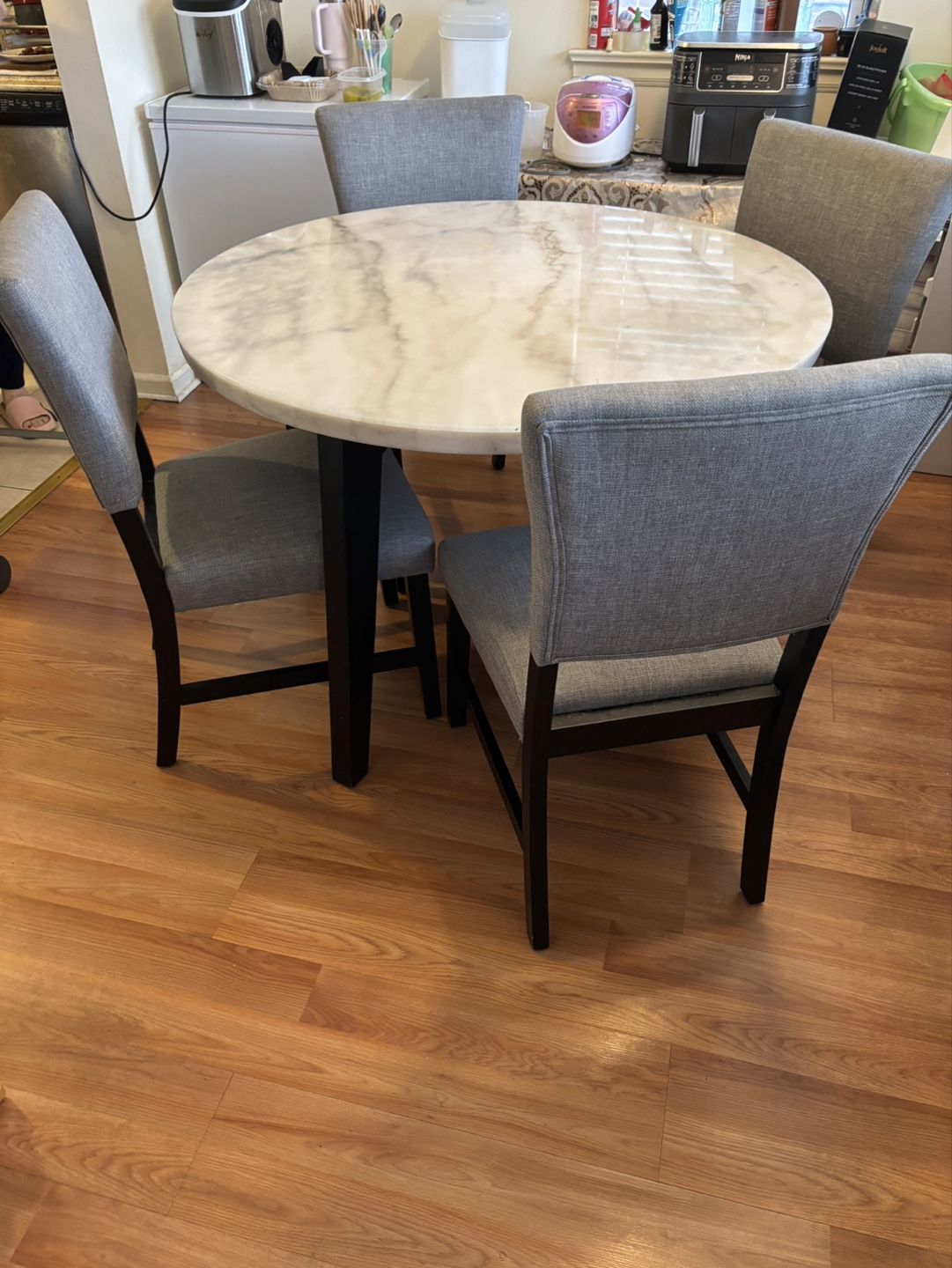 5-Piece Dining Set: Marble Table & Gray Chairs - photo 2