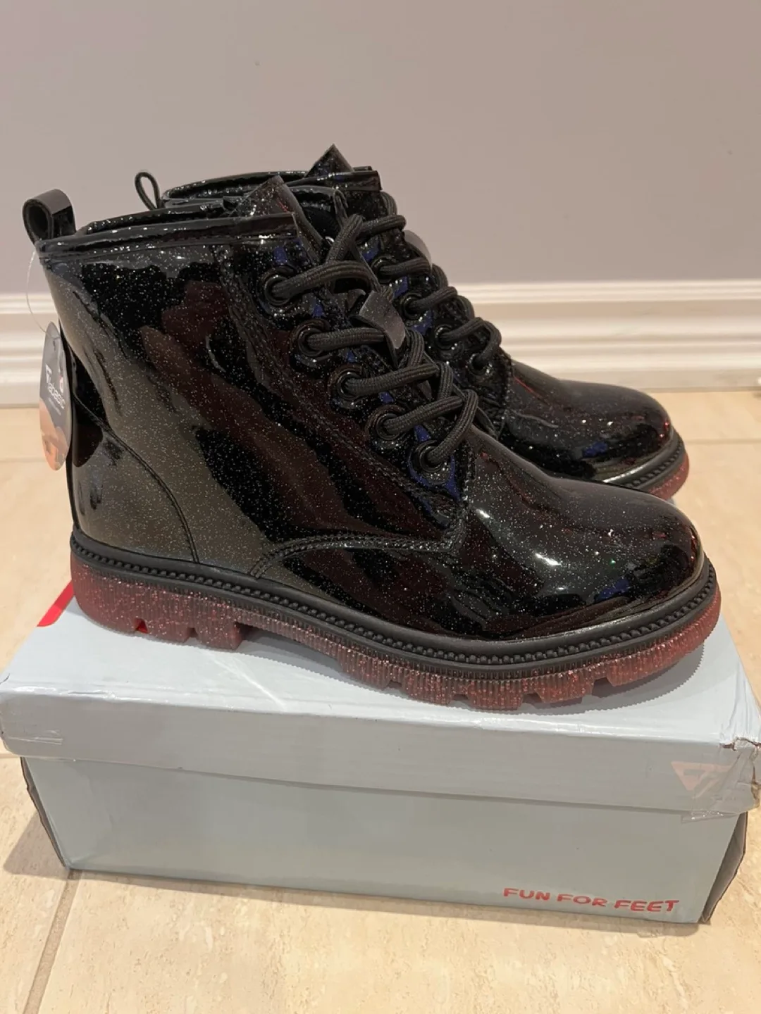 Tabasic Girls' Black Glitter Boots Size 10 image indicator(2)