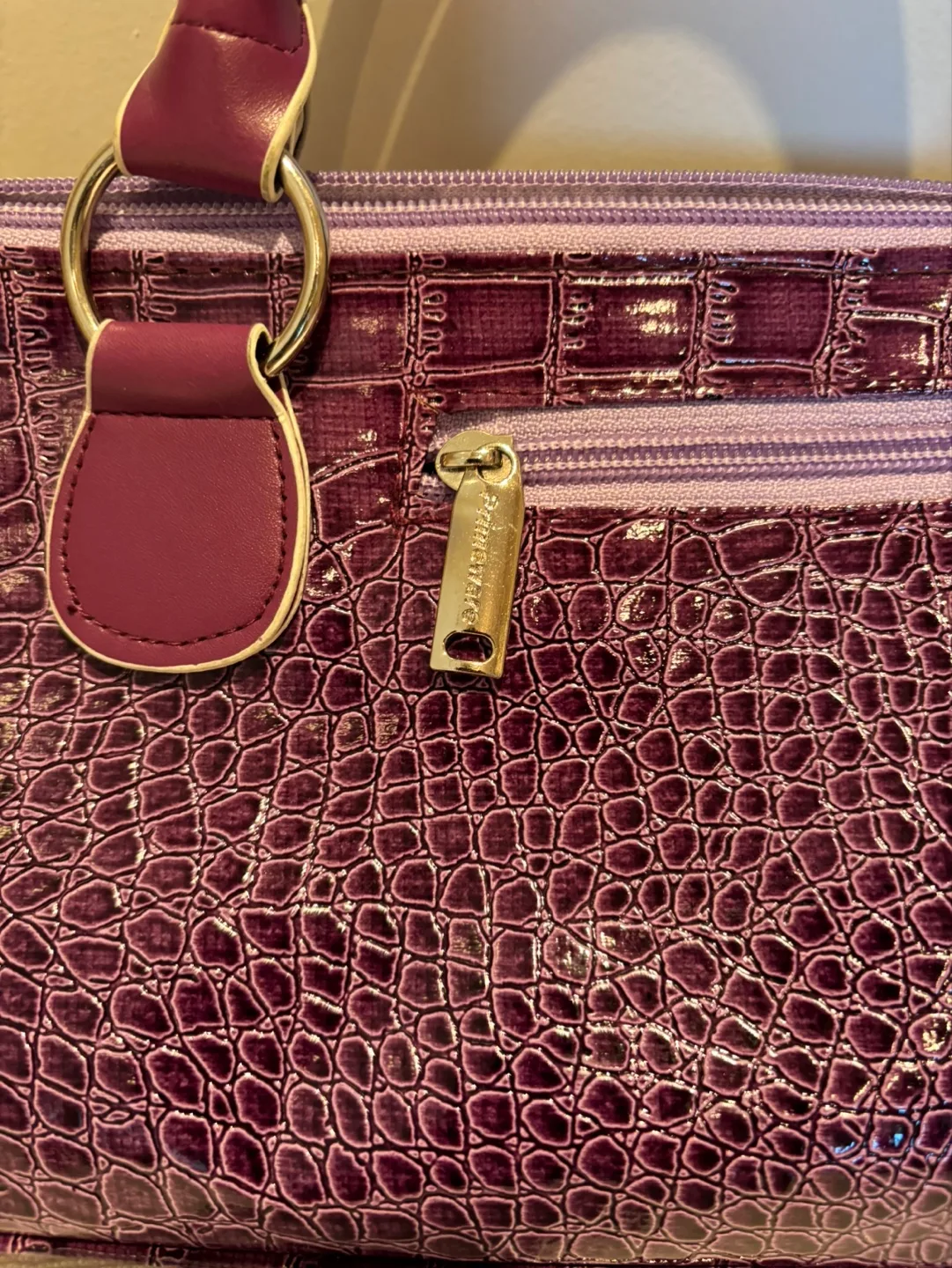 Purple Crocodile-Embossed Wine Purse image indicator(4)