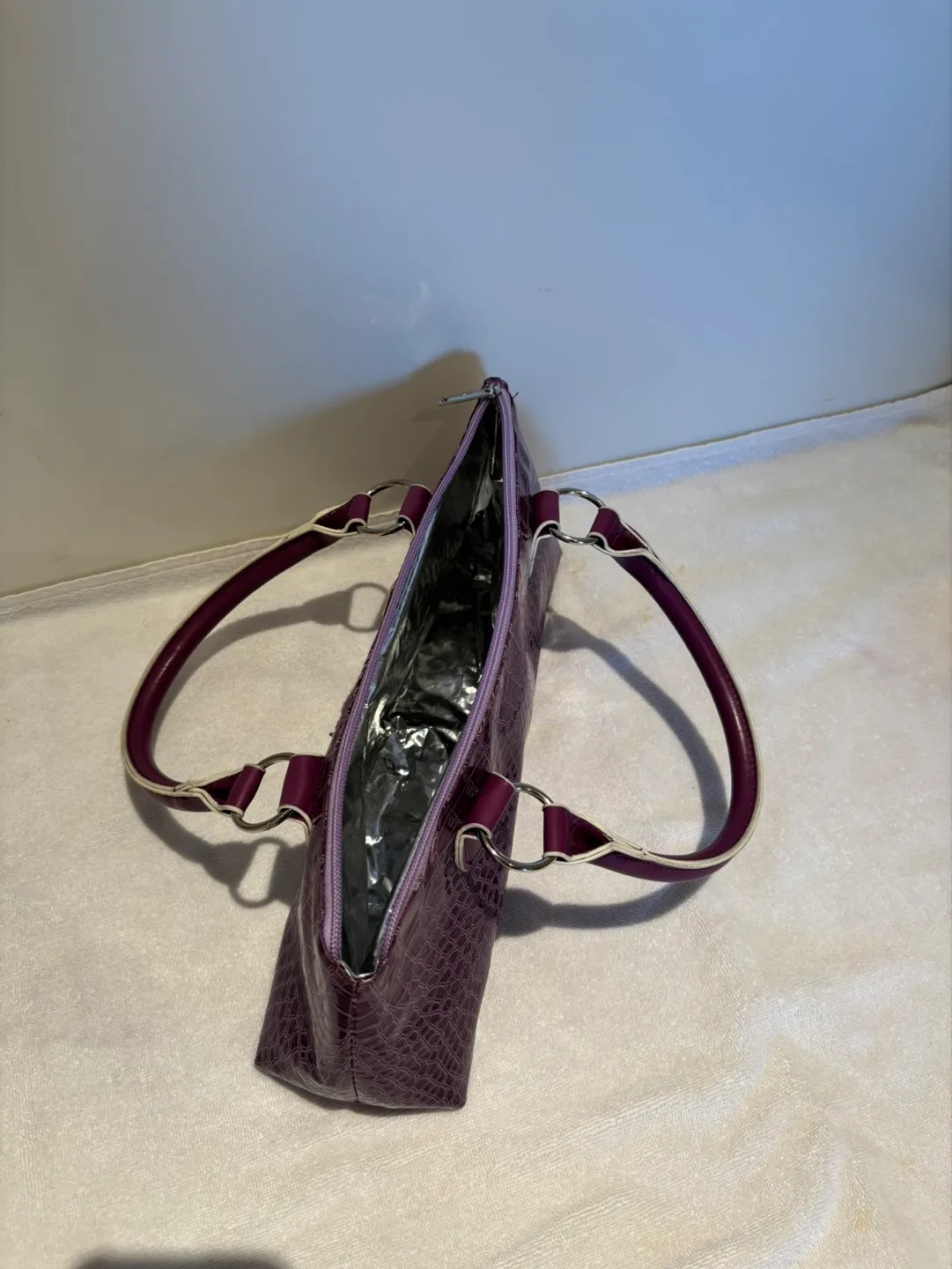 Purple Crocodile-Embossed Wine Purse image indicator(3)
