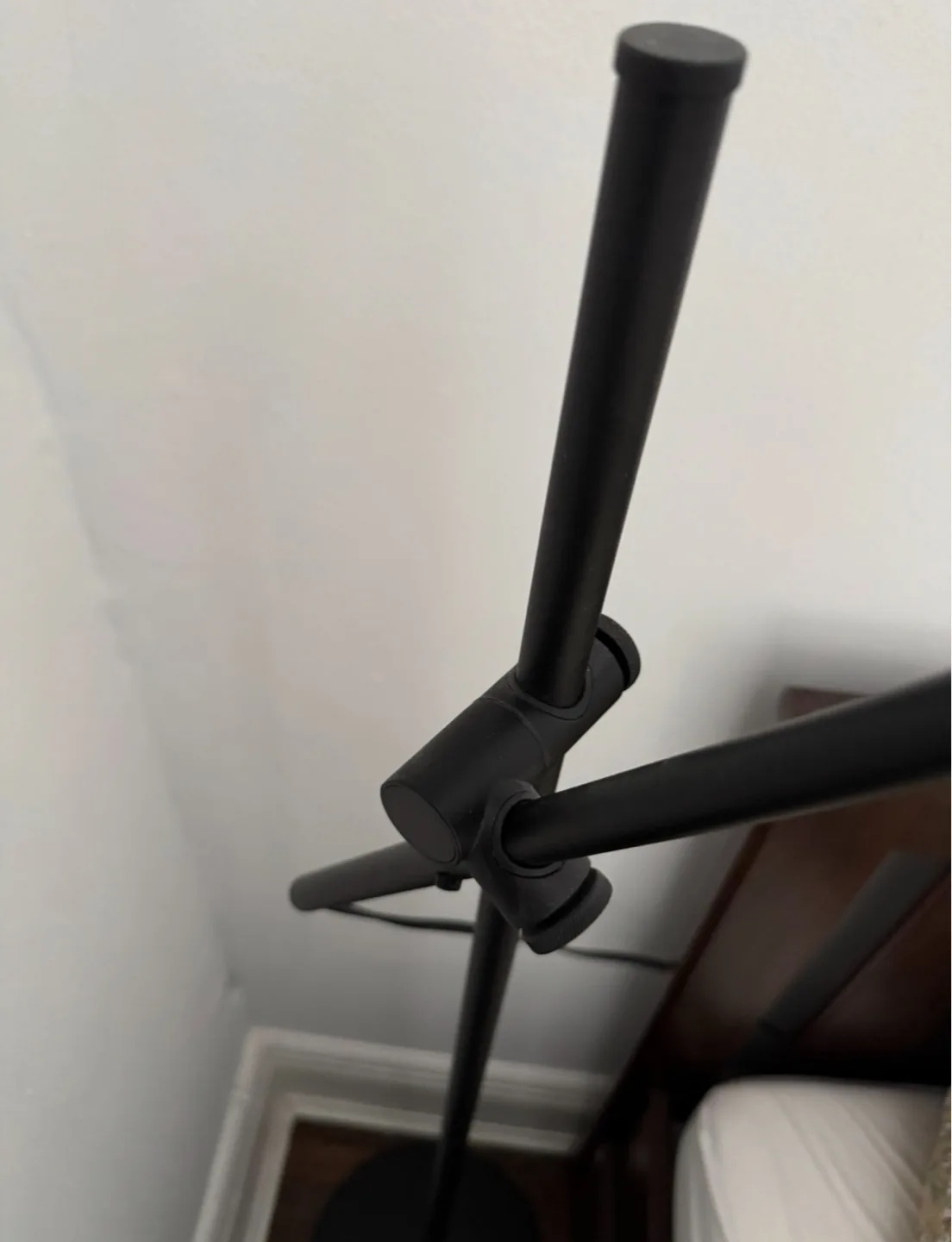 Adjustable Floor Lamp ⚫️ Minimalist & Functional image indicator(5)