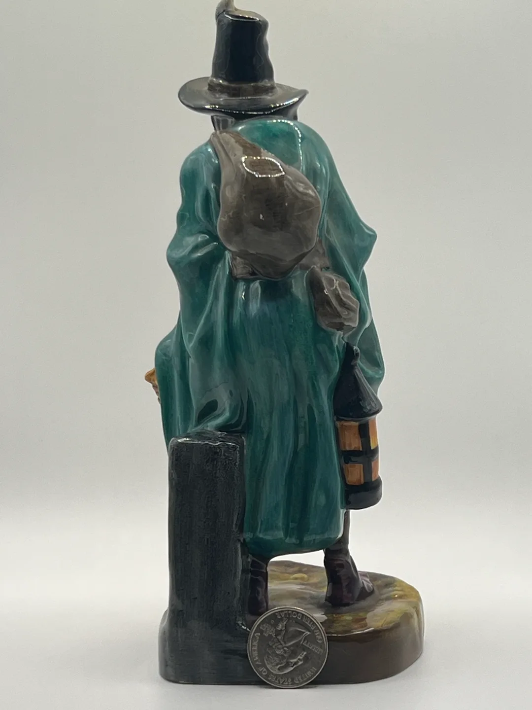 Vintage Royal Doulton Figurine - The Mask Seller image indicator(4)