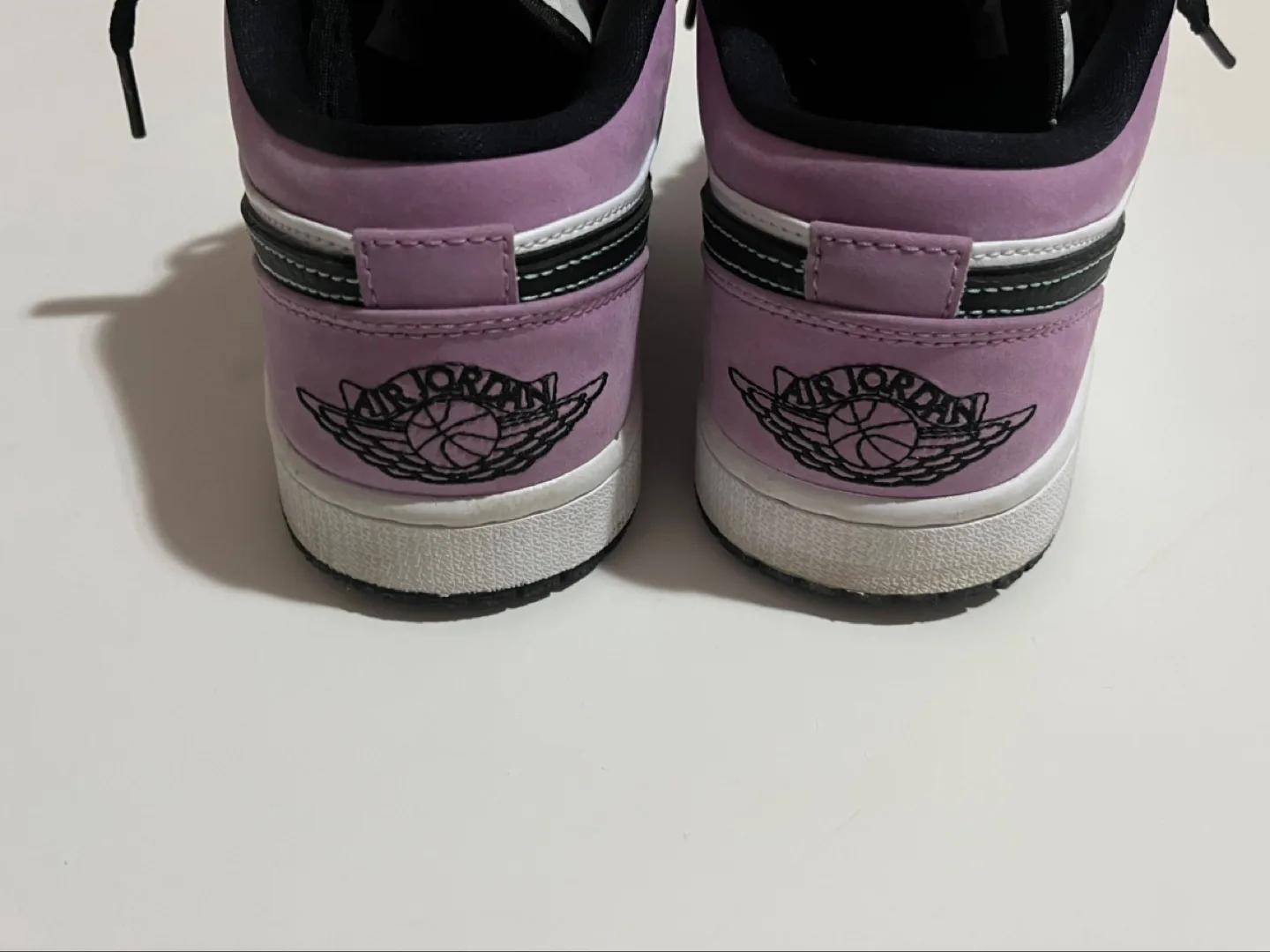 Air Jordan 1 Mid SE Purple/Black Size 8 image indicator(2)