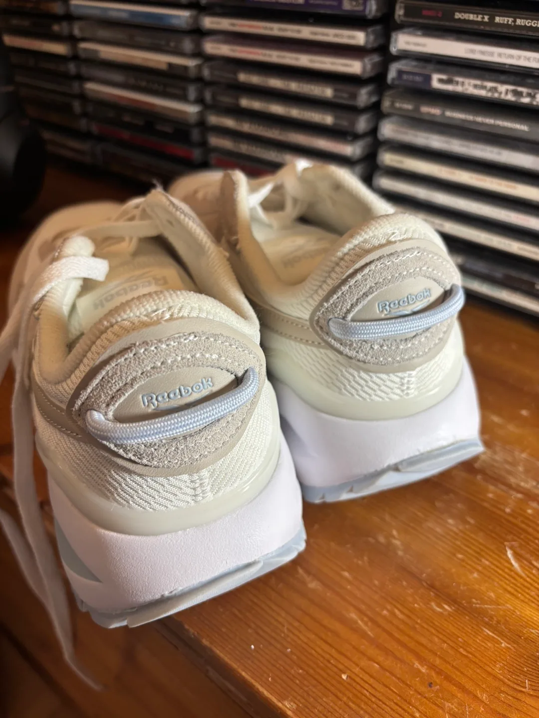 Reebok Classic Leather Sneakers WOMENS 8.5 image indicator(3)