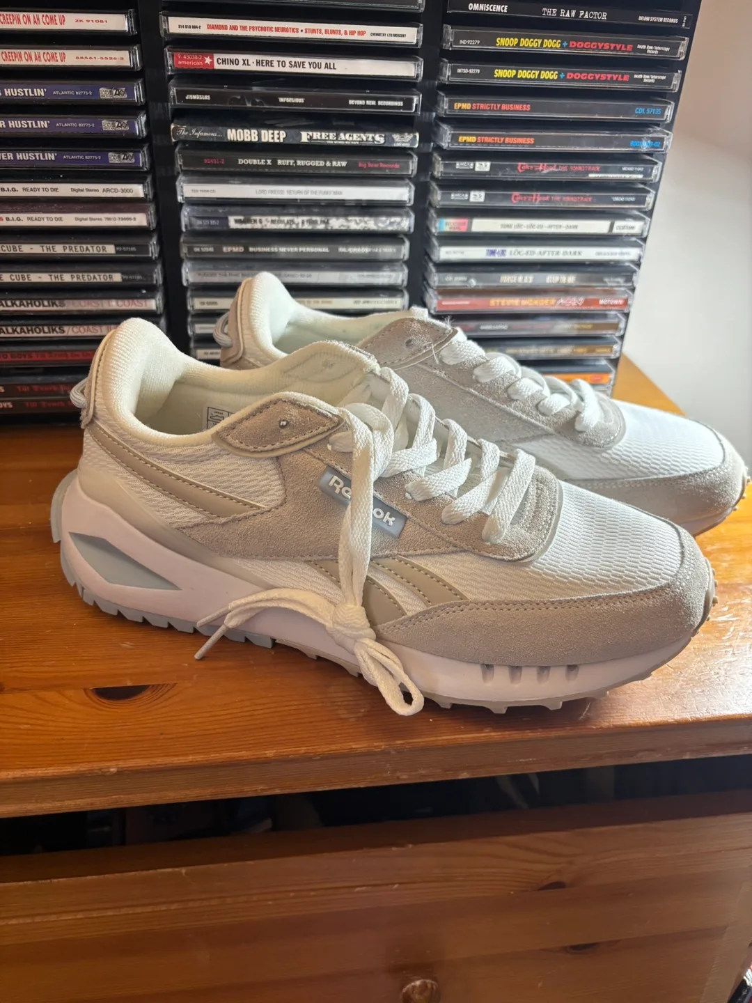 Reebok Classic Leather Sneakers WOMENS 8.5 thumbnail