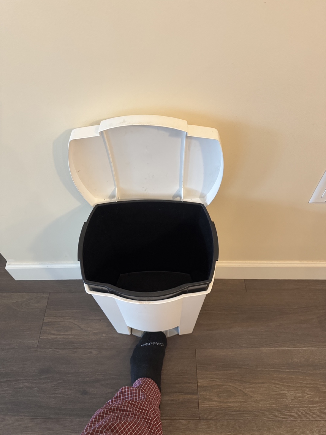 Step-on trash can - photo 4