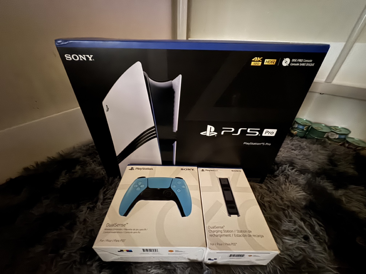 PlayStation 5 Pro Bundle Starlight Controller & Charging Dock