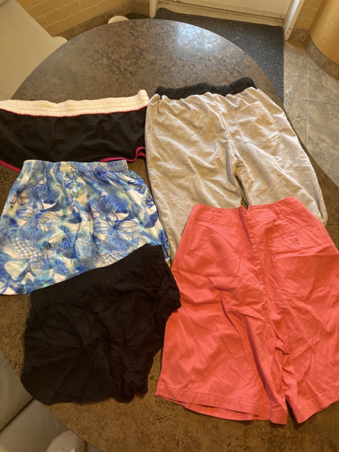 Bundle of 5 Women's Shorts - photo 2