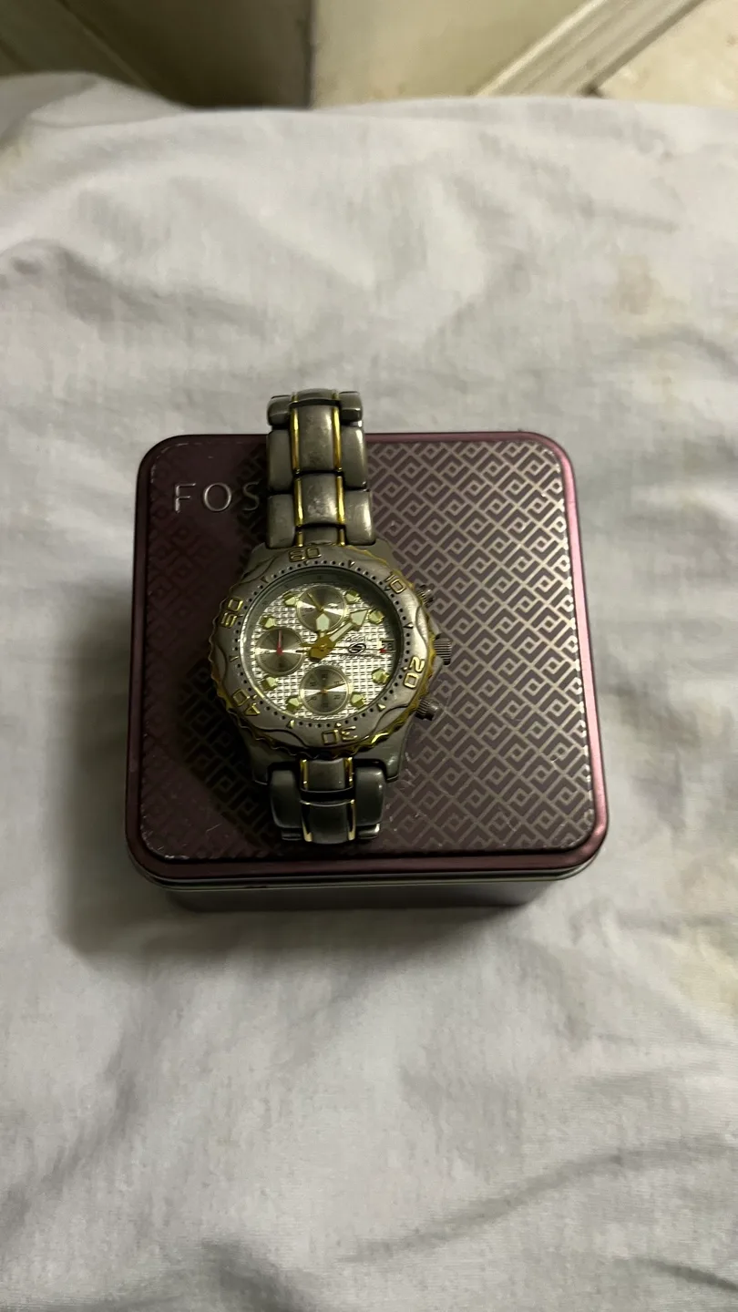 Fossil Titanium Chronograph Watch image indicator(2)