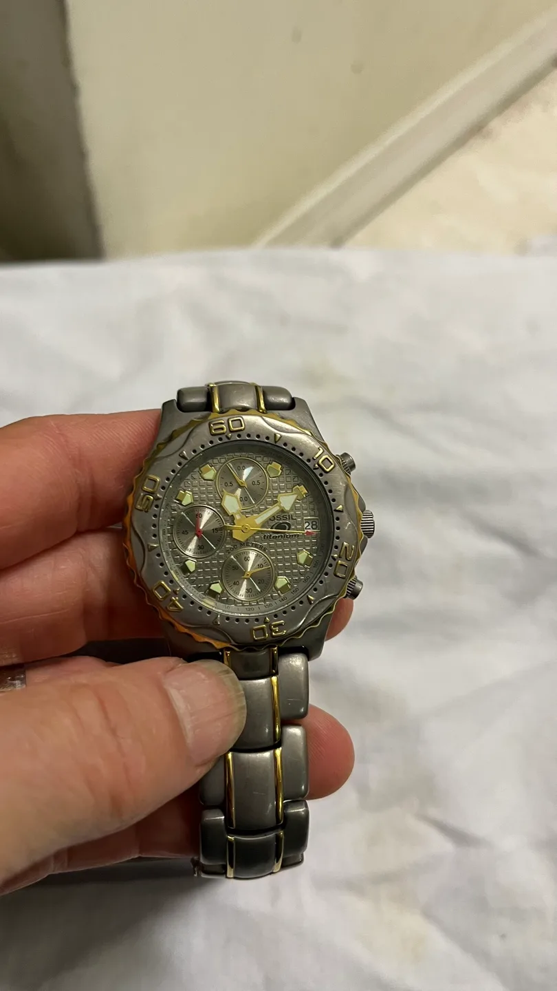 Fossil Titanium Chronograph Watch image indicator(6)