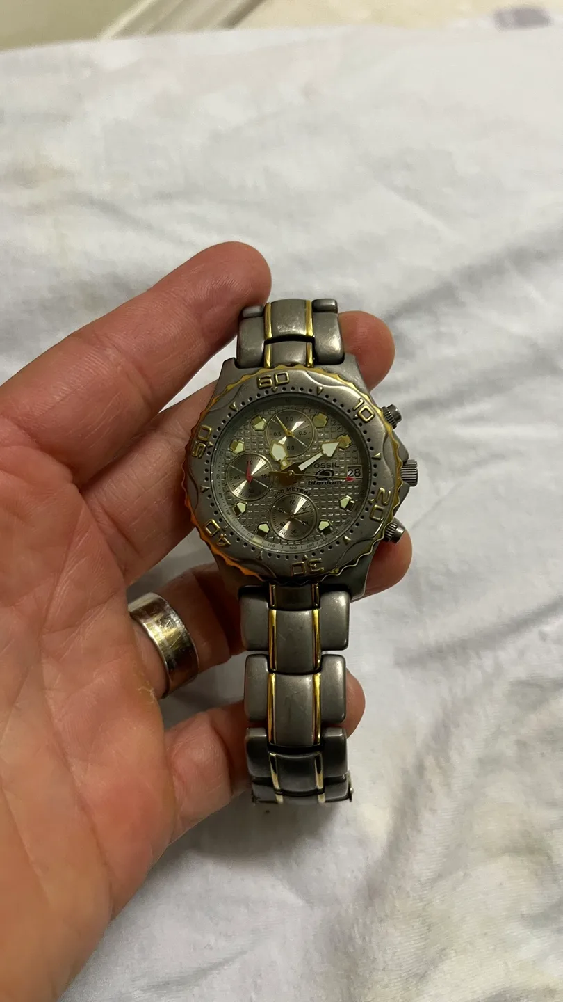 Fossil Titanium Chronograph Watch image indicator(5)