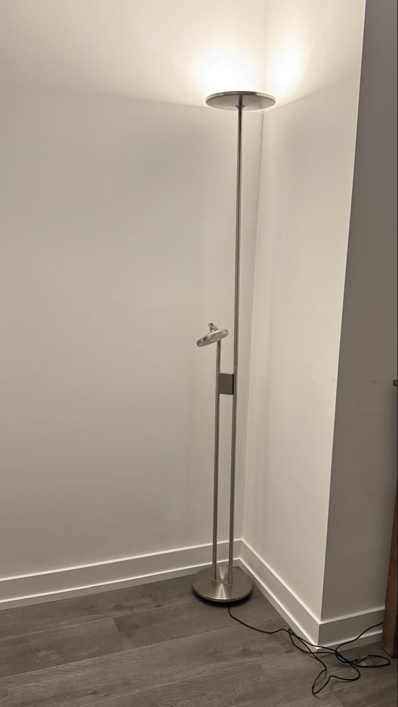 Moving out sale :IKEA ISJAKT LED Floor Lamp - photo 2