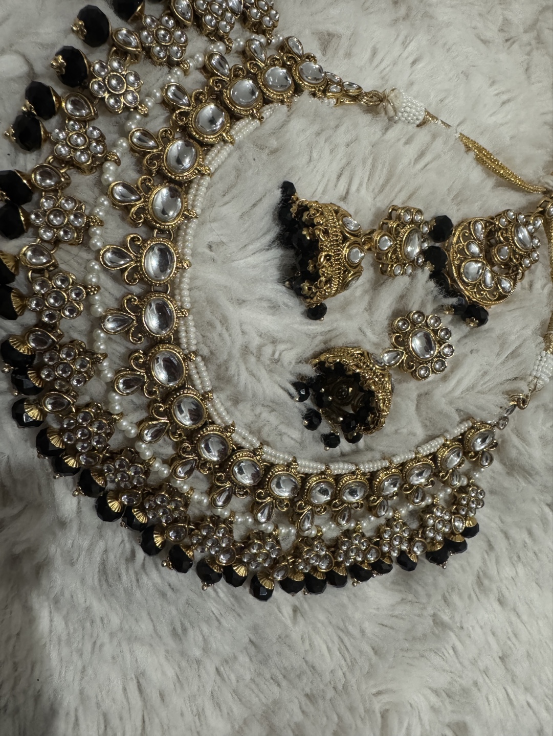 Black kundan set : pickup only