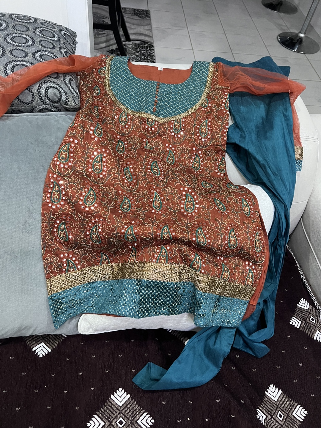 Four Beautiful Indian Suits - photo 2