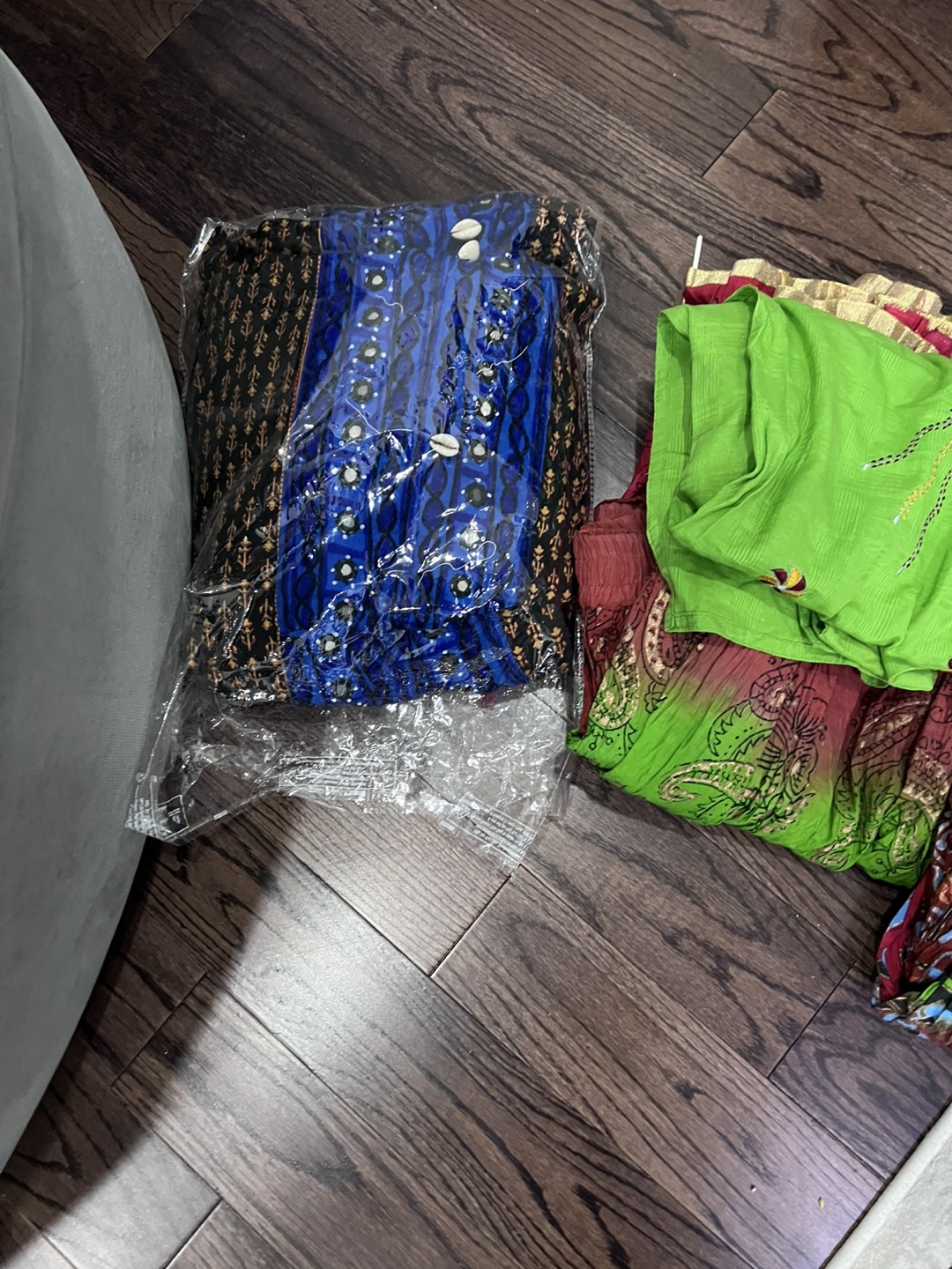 Four Beautiful Indian Suits - photo 4