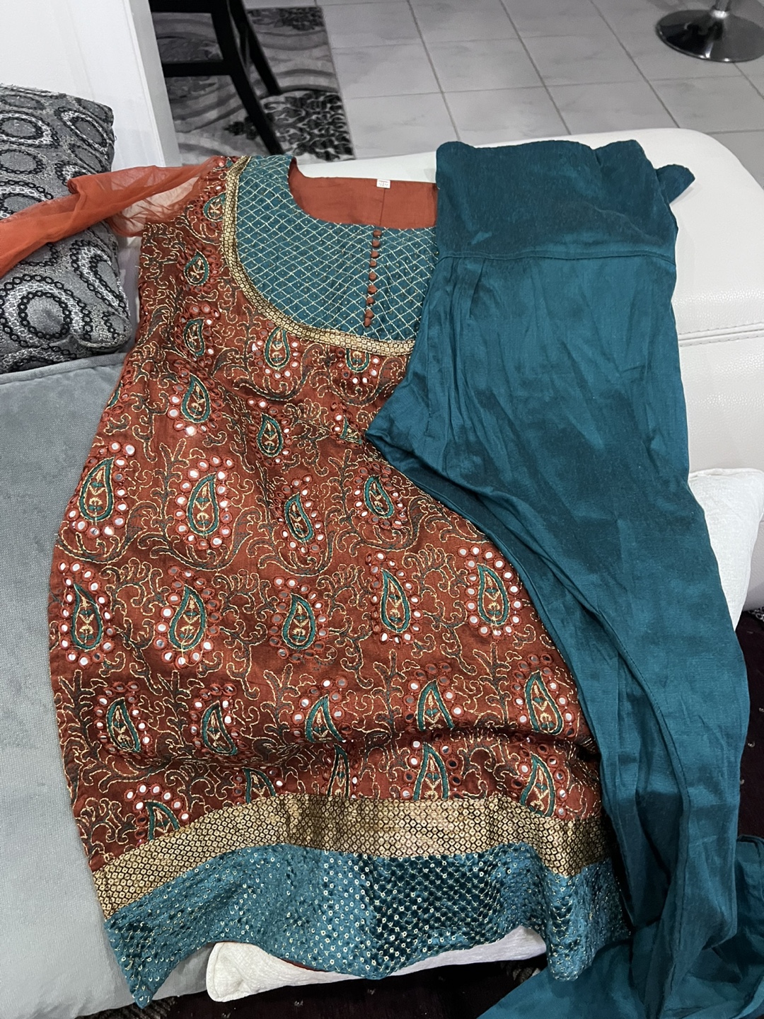 Four Beautiful Indian Suits - photo 3