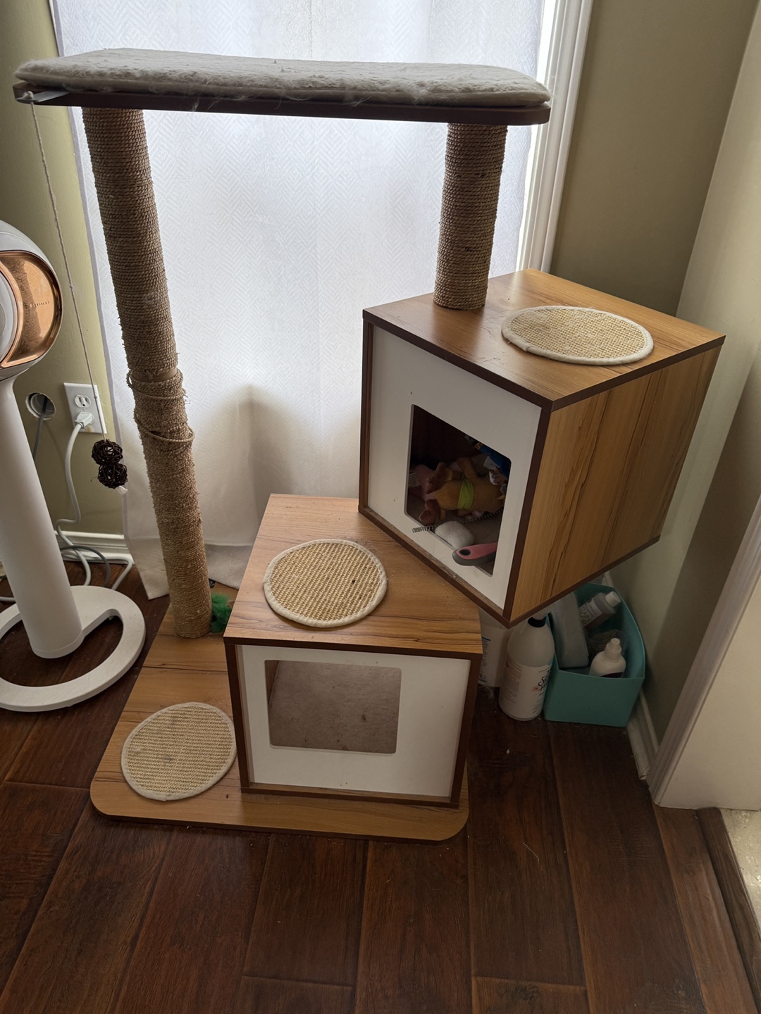 VESPER Modern Cat Tree Condo