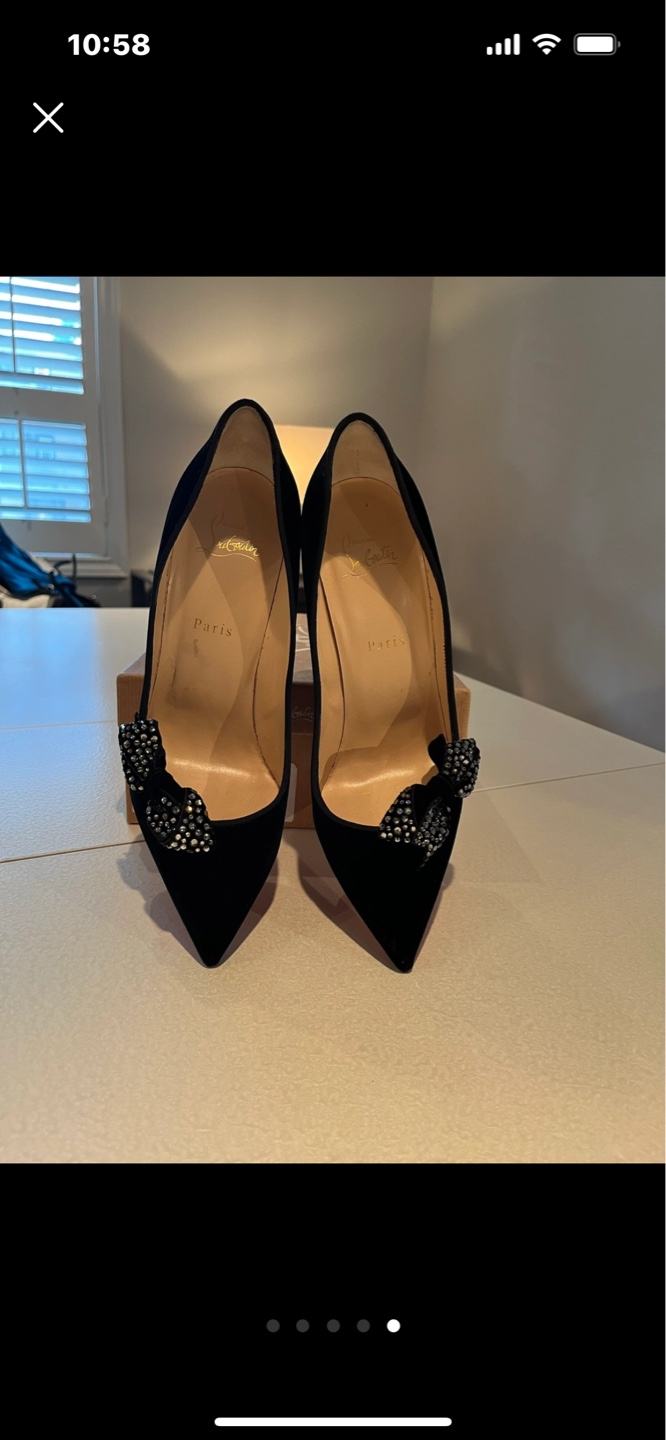 Christian Louboutin Menule  Pumps $1195->$650