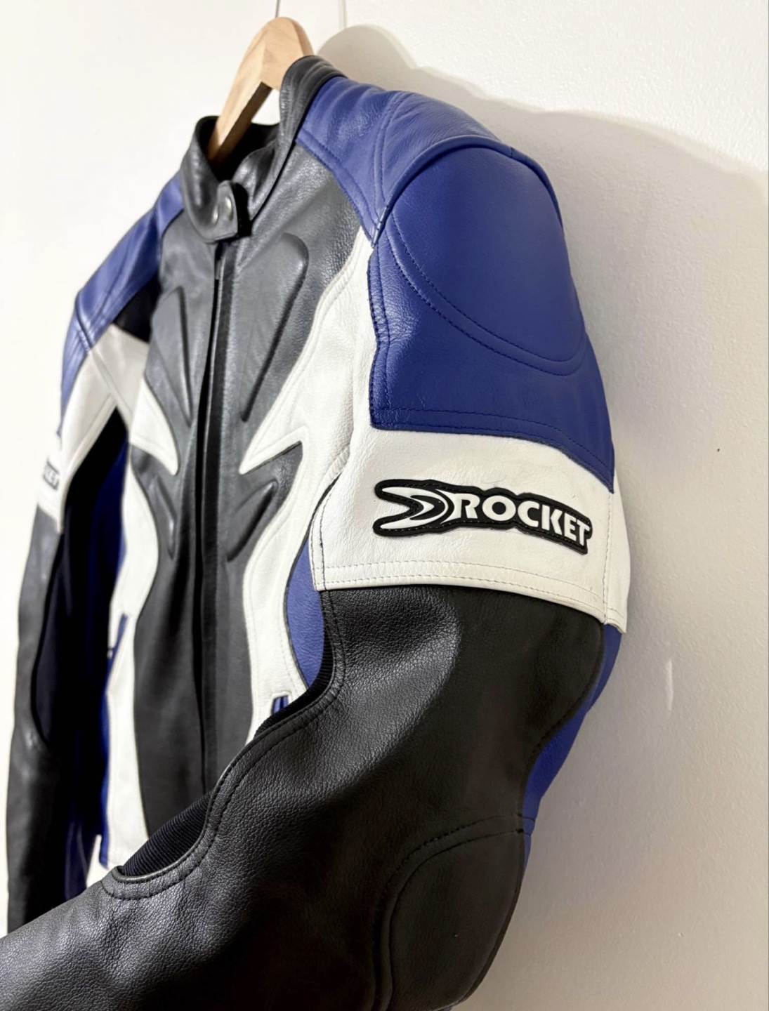 Joe Rocket armoured leather jacket with liner. Like New. - photo 4