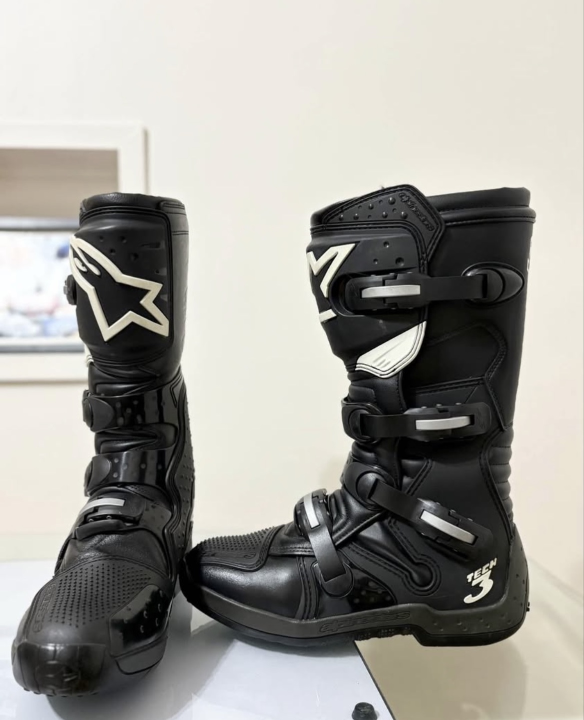 Alpinestars tech 3 boots size 12 like new. - photo 2