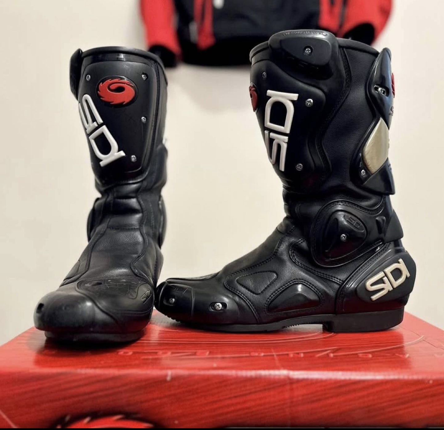 Sidi vertigo motorcycle riding shoes.