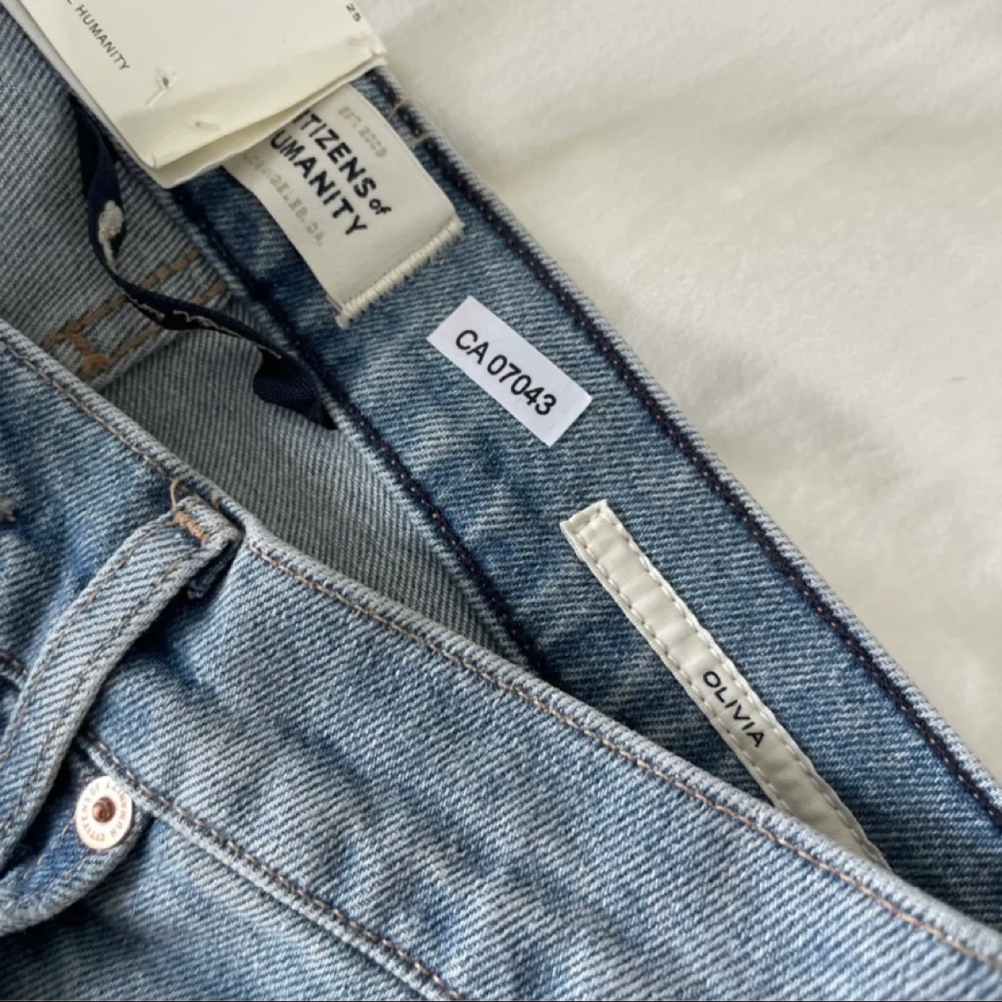 New Citizens of Humanity Olivia Jeans - Size 25 💚 image indicator(3)