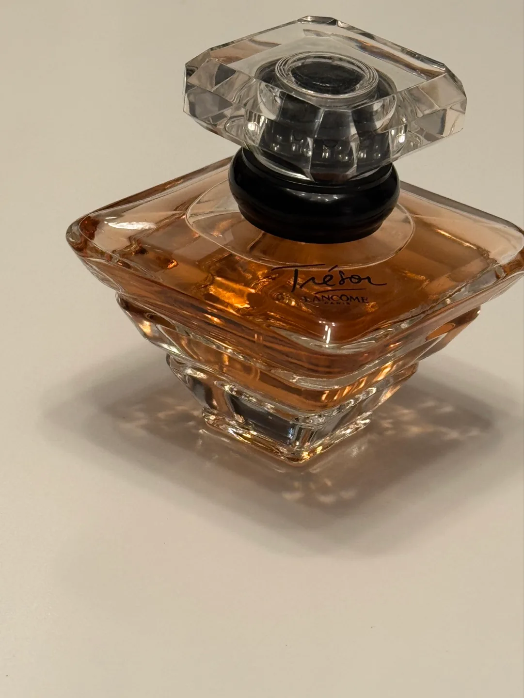 Lancôme Trésor Perfume thumbnail