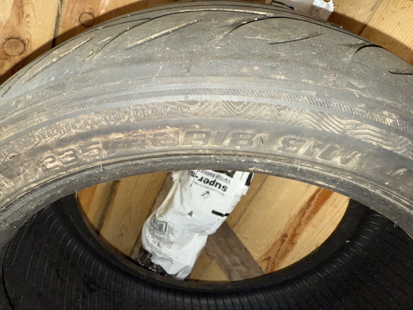 Used 235/40ZR18 - photo 3