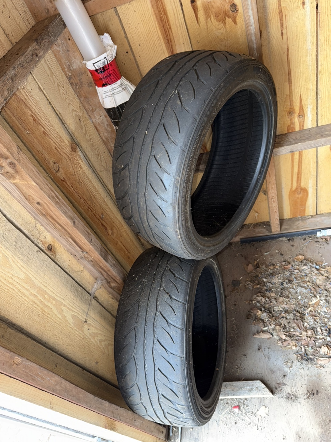 Used 235/40ZR18 - photo 2