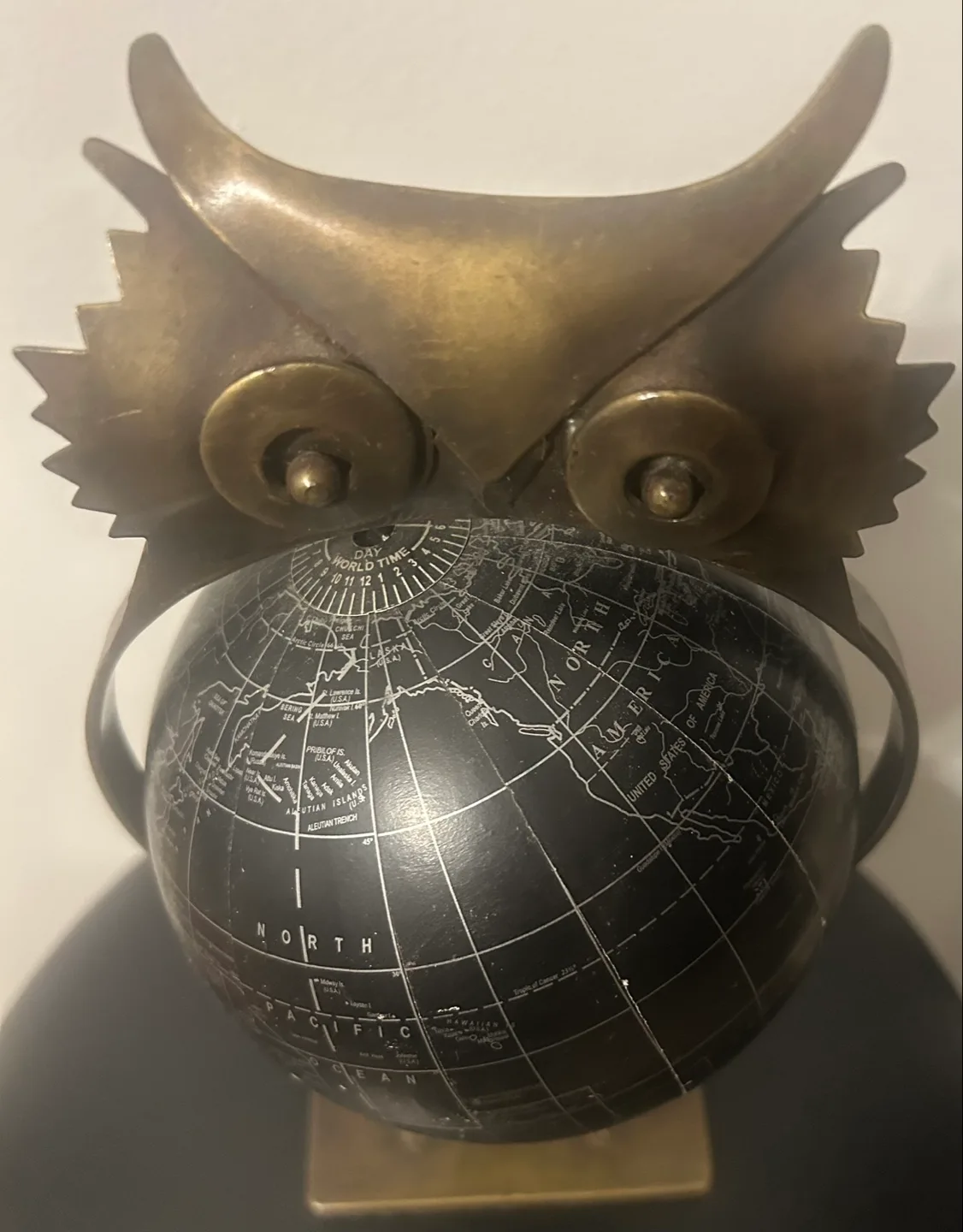 Owl Globe Figurine image indicator(2)
