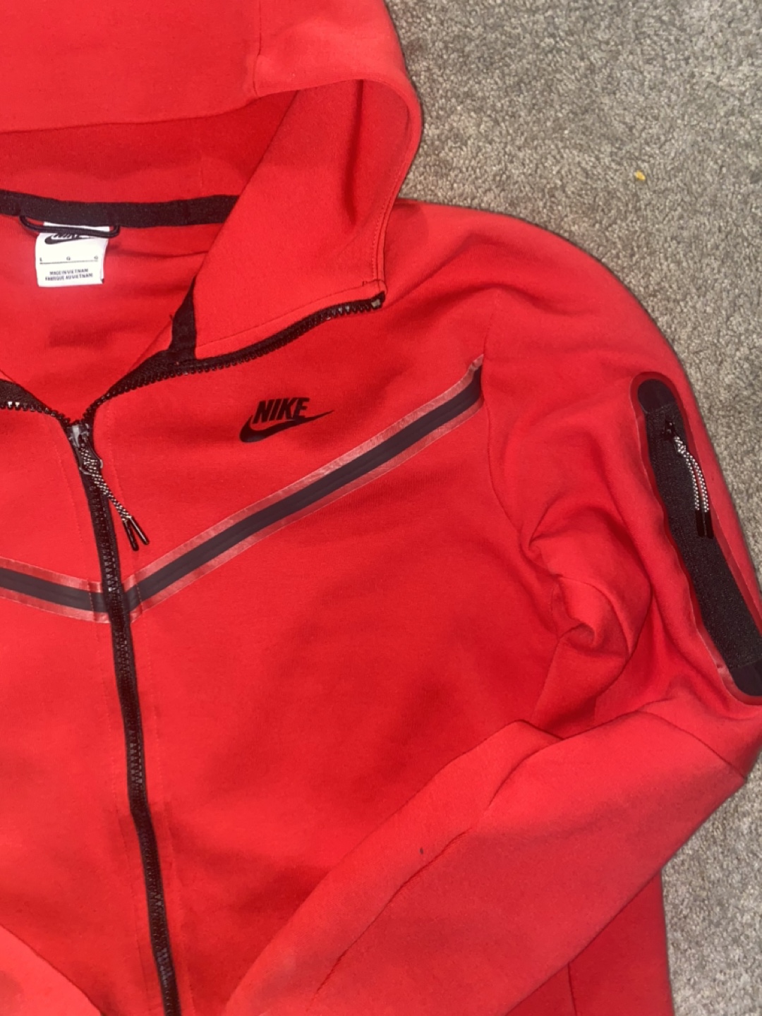 Red Nike Tech Fleece - photo 3