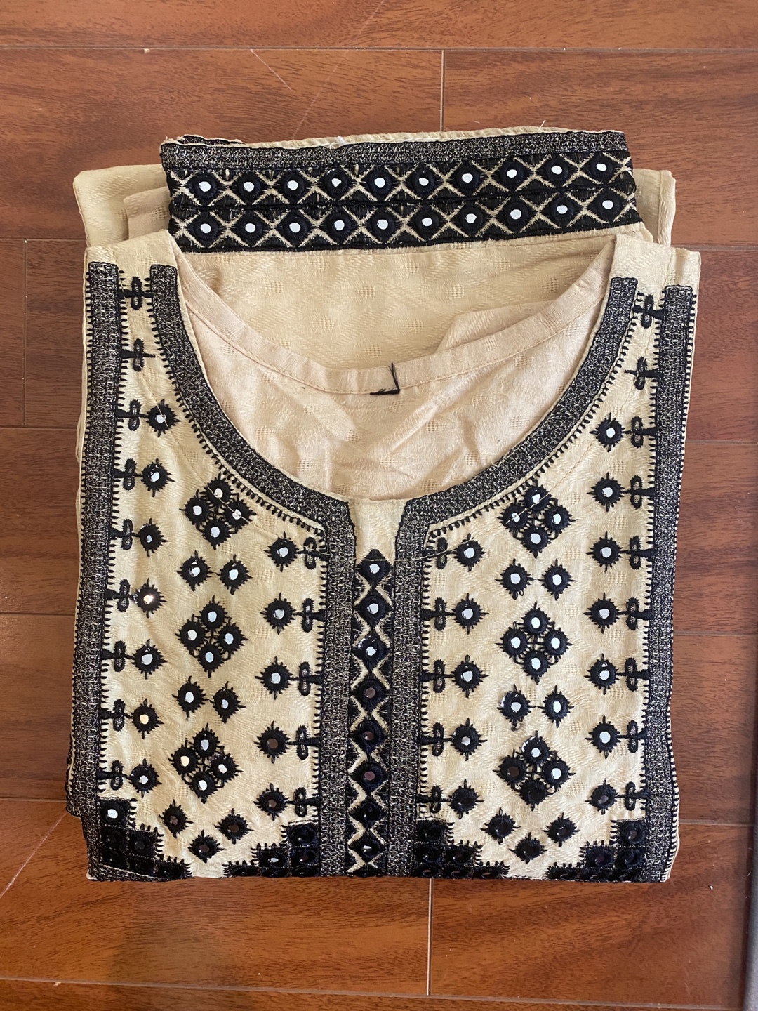Beige and Black Embroidered Shalwar Kameez - photo 2