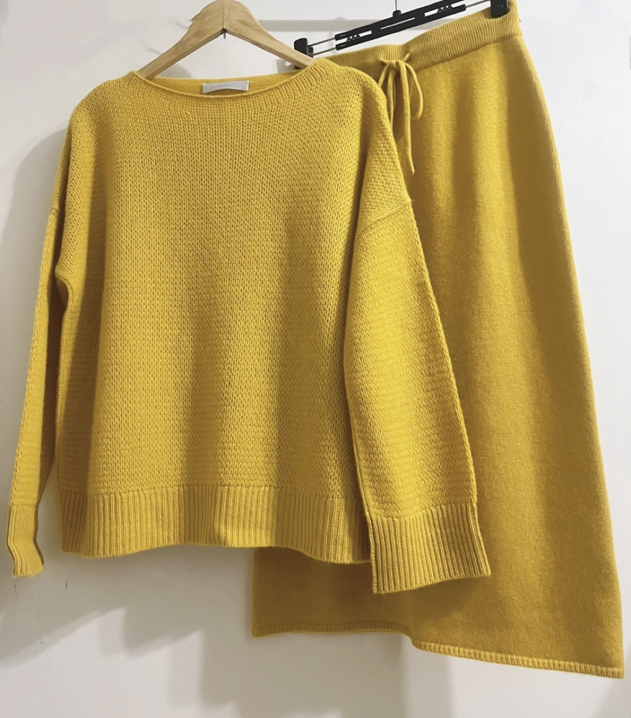 Yellow Cashmere Sweater and Cashmere Skirt Set - photo 2