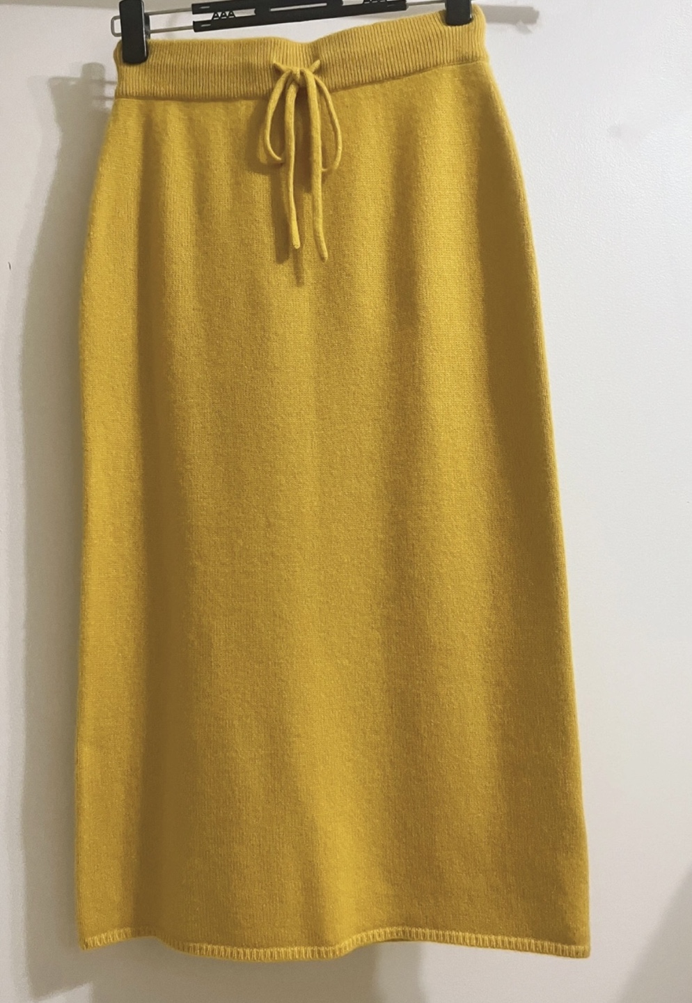 Yellow Cashmere Sweater and Cashmere Skirt Set - photo 5