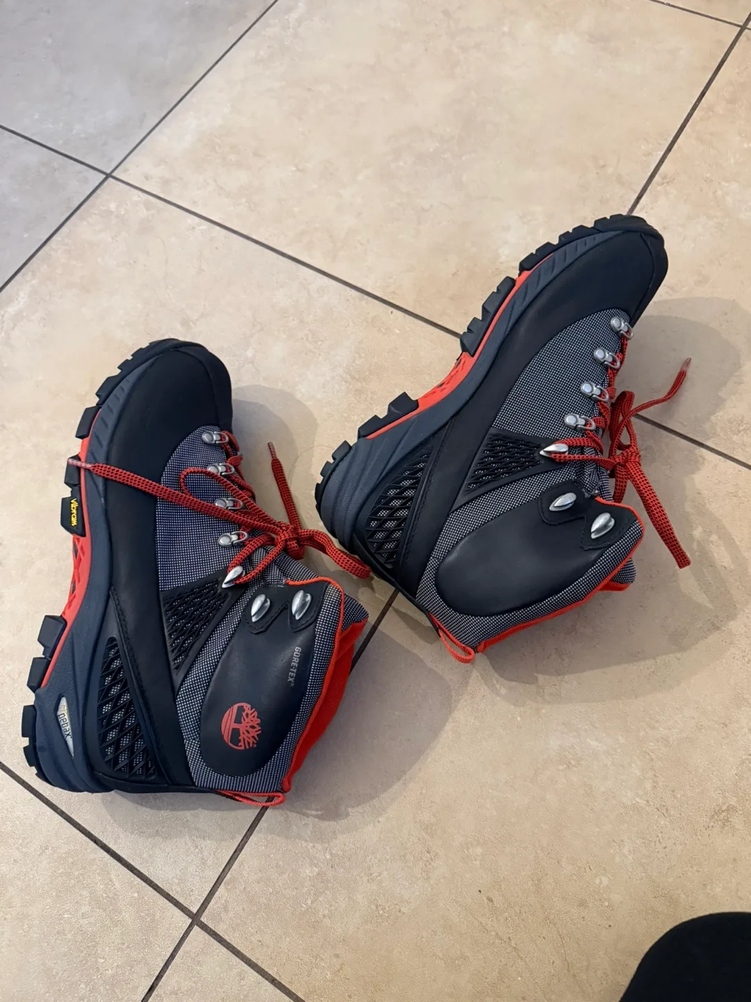 Timberland goretex men’s shoes - size 11.5 image indicator(6)